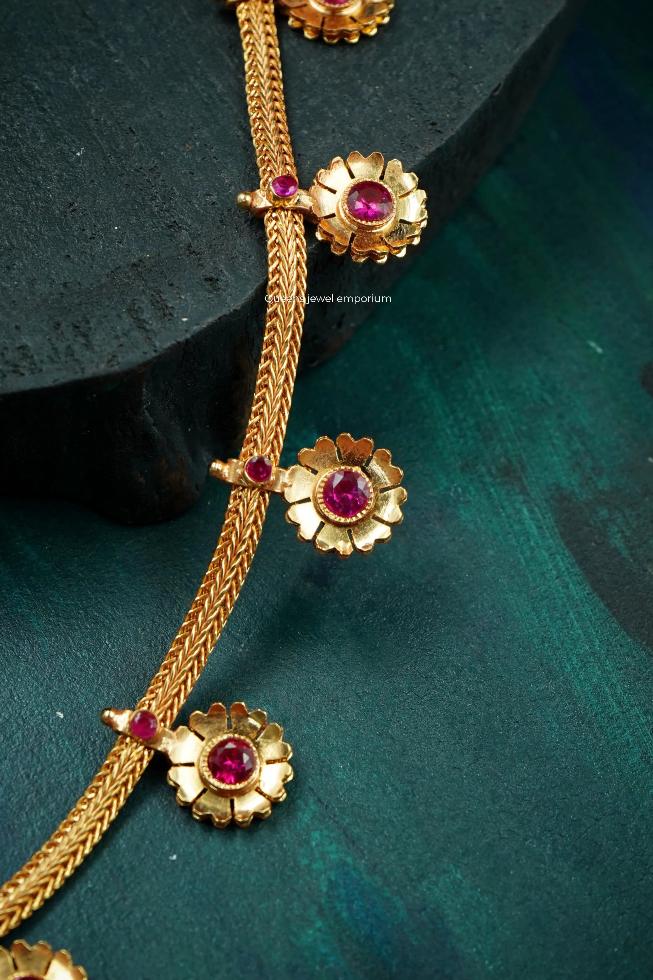 Classic elegant jewellery-Floral motif jewellery