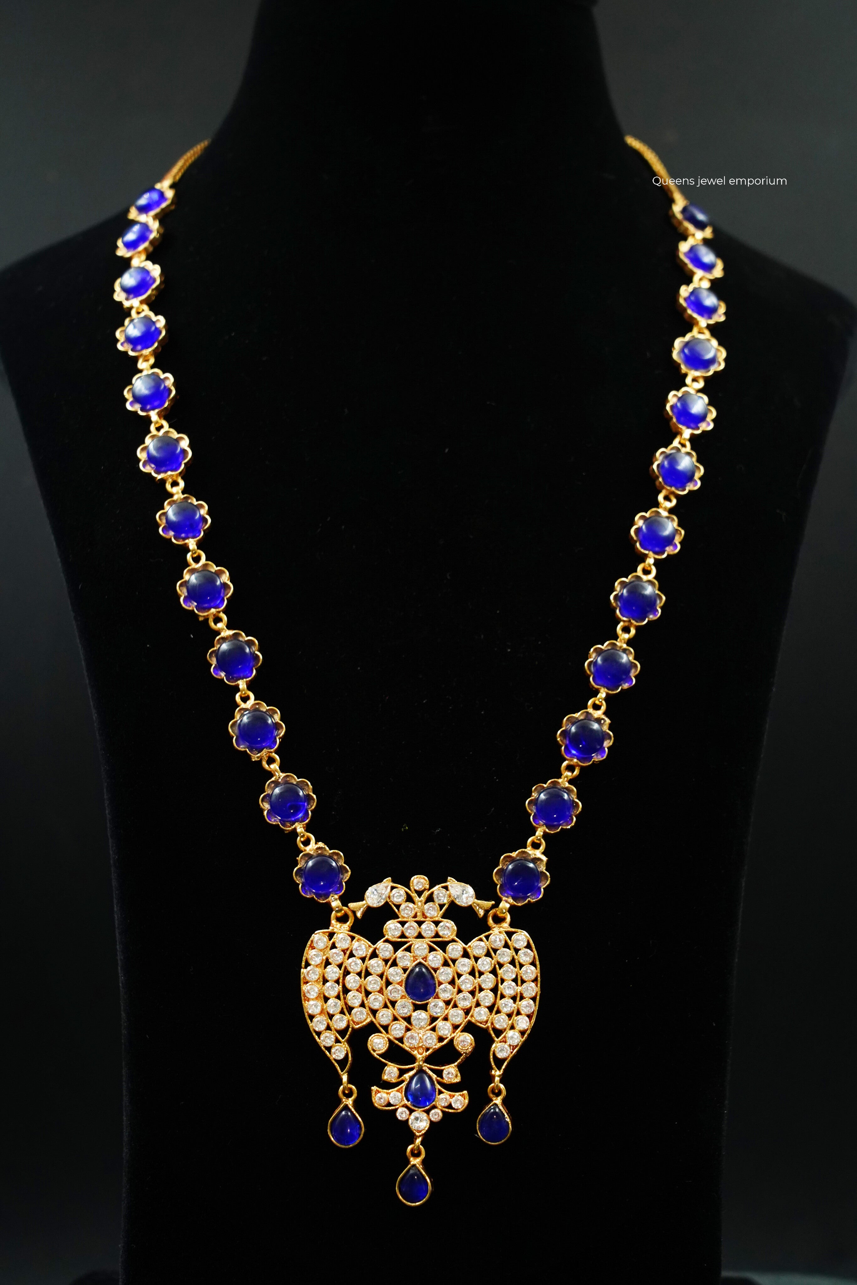 Floral motif jewellery-Bird shaped pendant haram