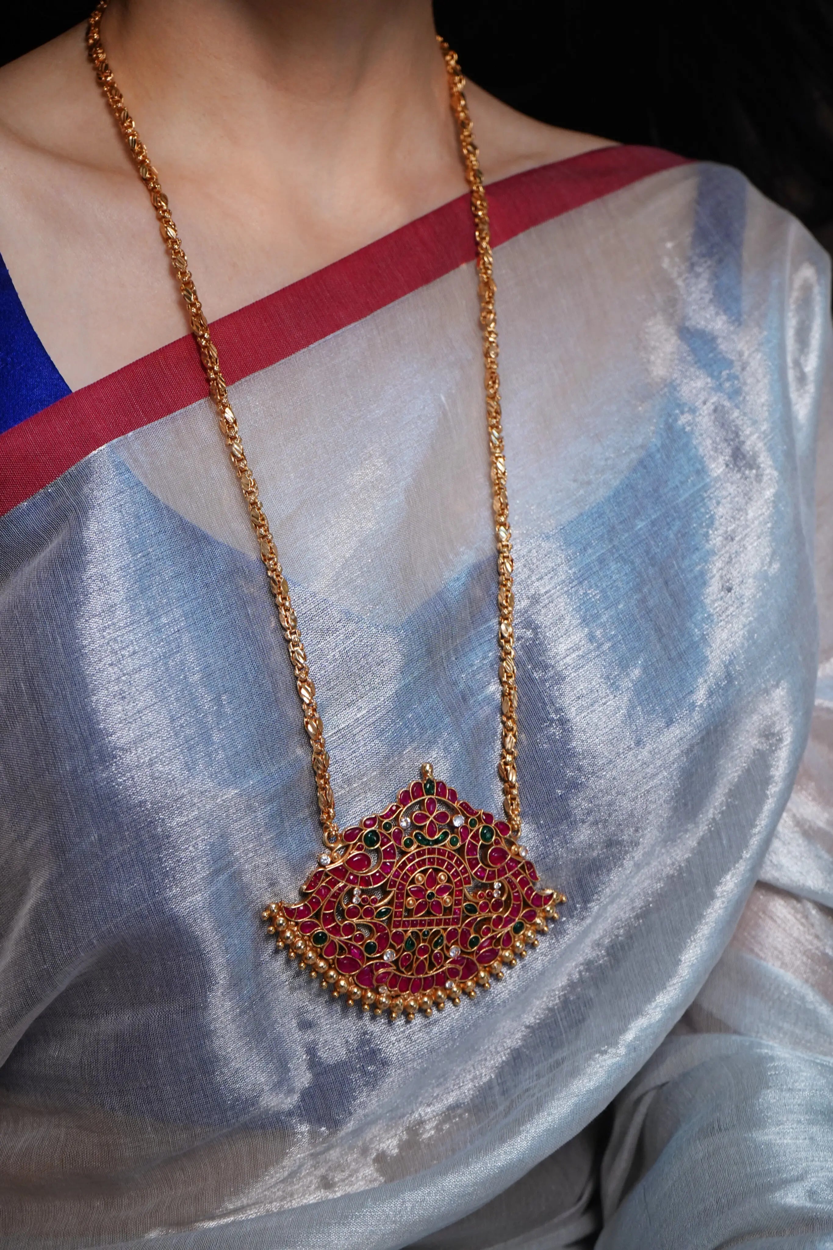 Peacock motif haram-Kemp stone pendant