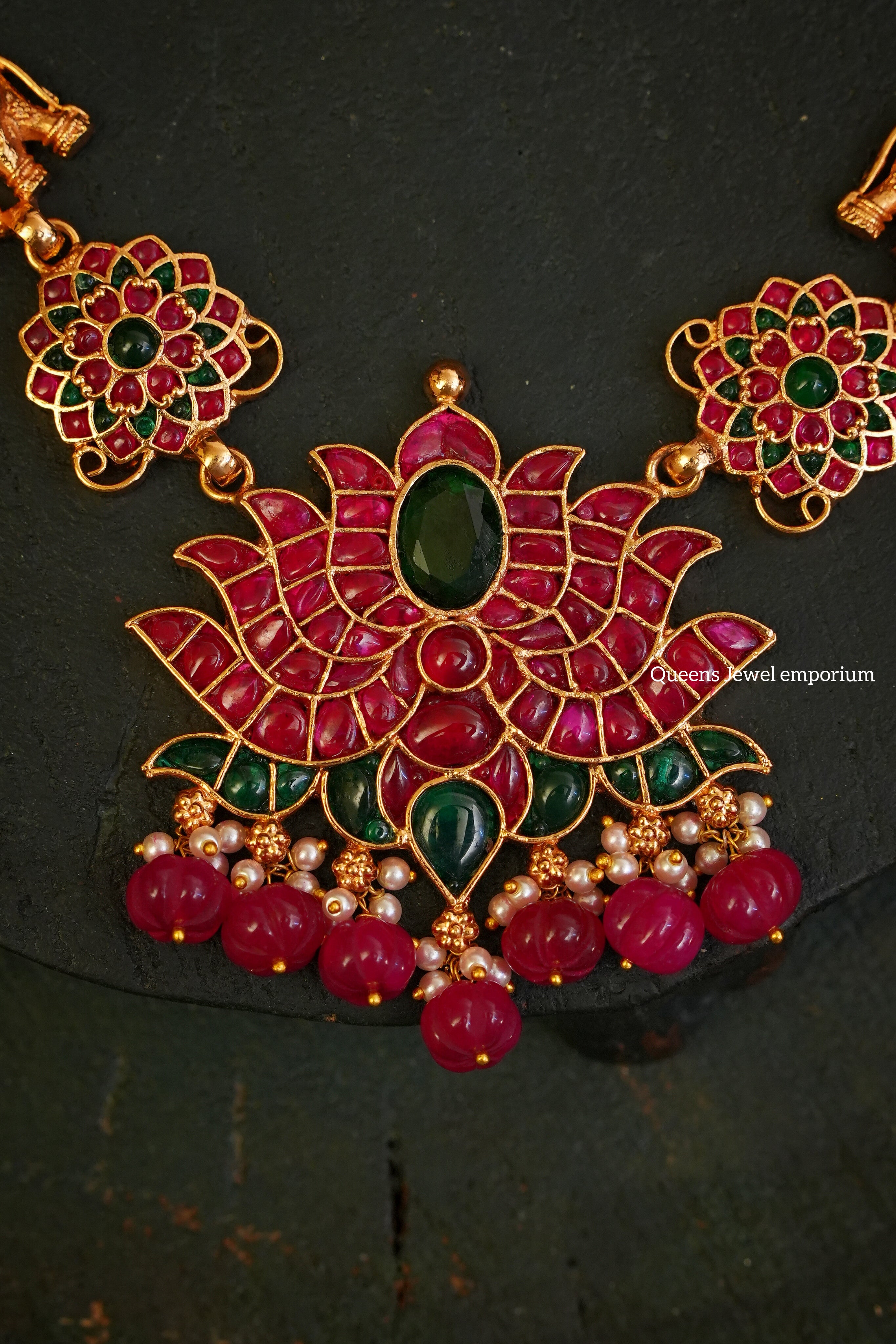 Lotus pendant-Kemp stone haram
