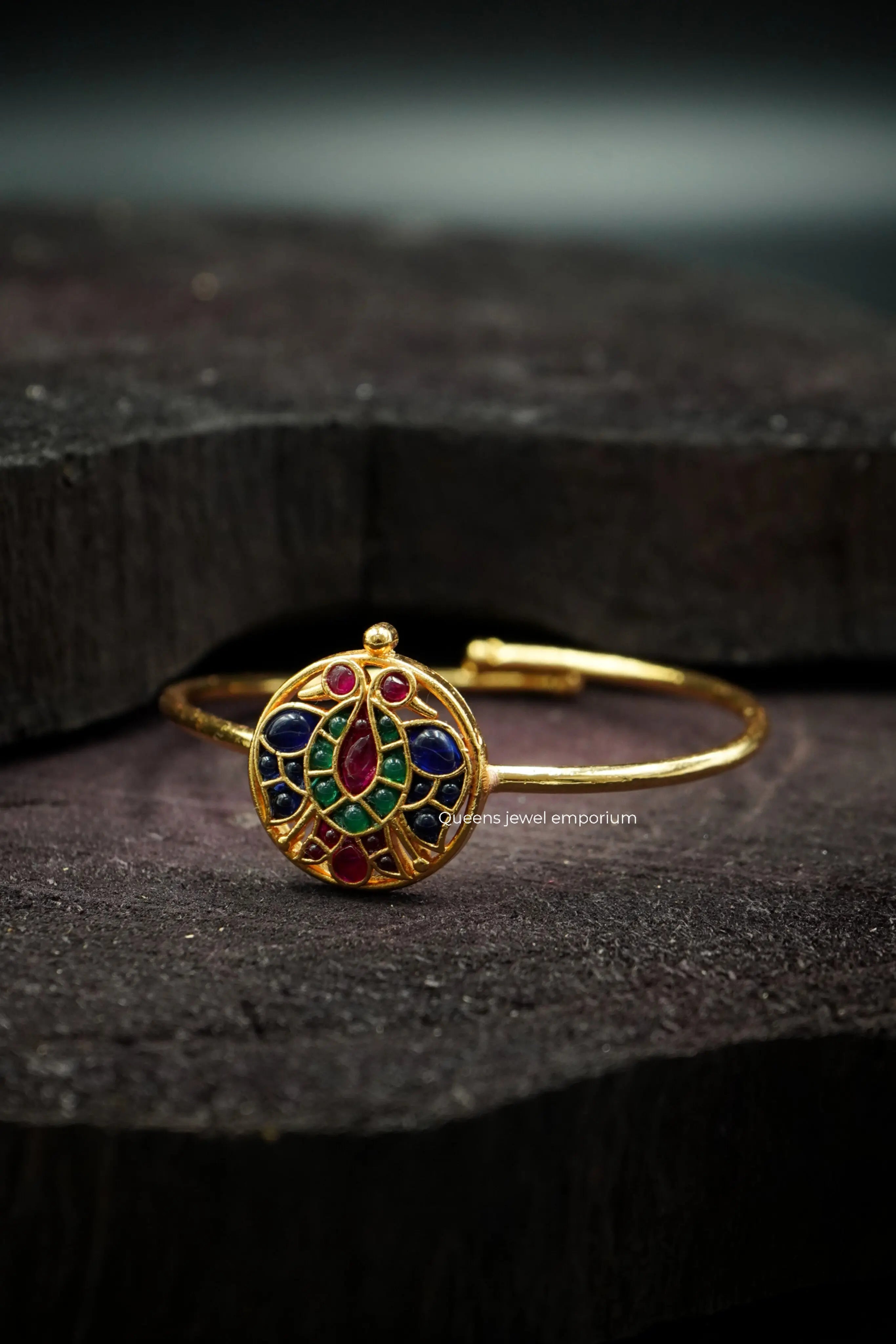 Plain kada with kemp bird motif-Gold plated kada with bird motif