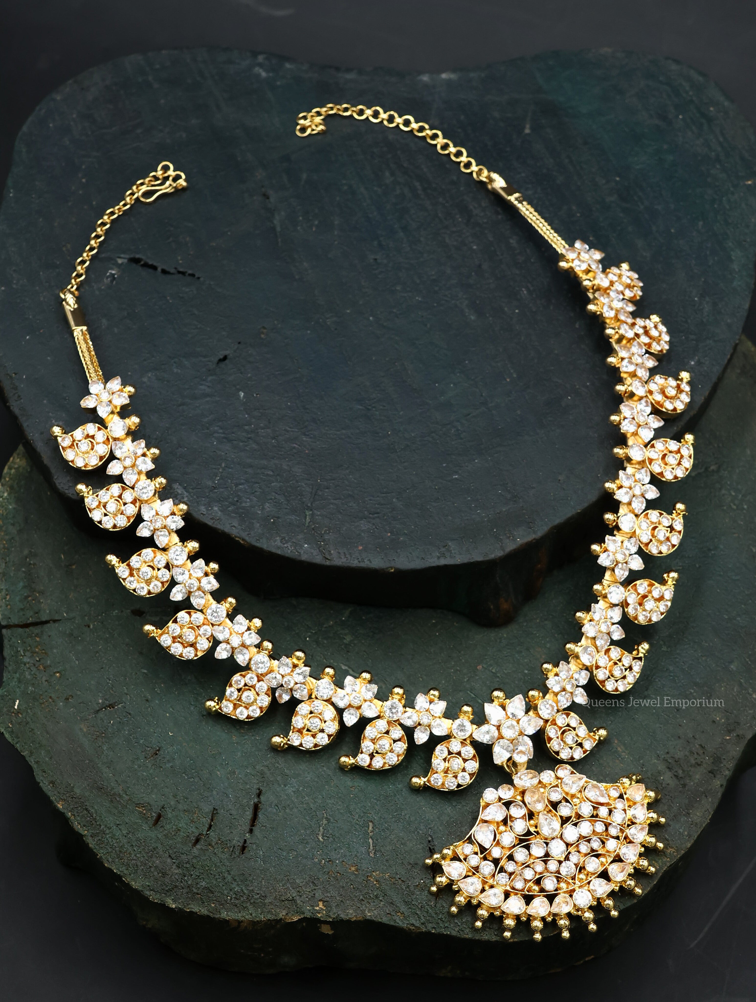 White zircon stone mango haram-Haram with white stones and mango
