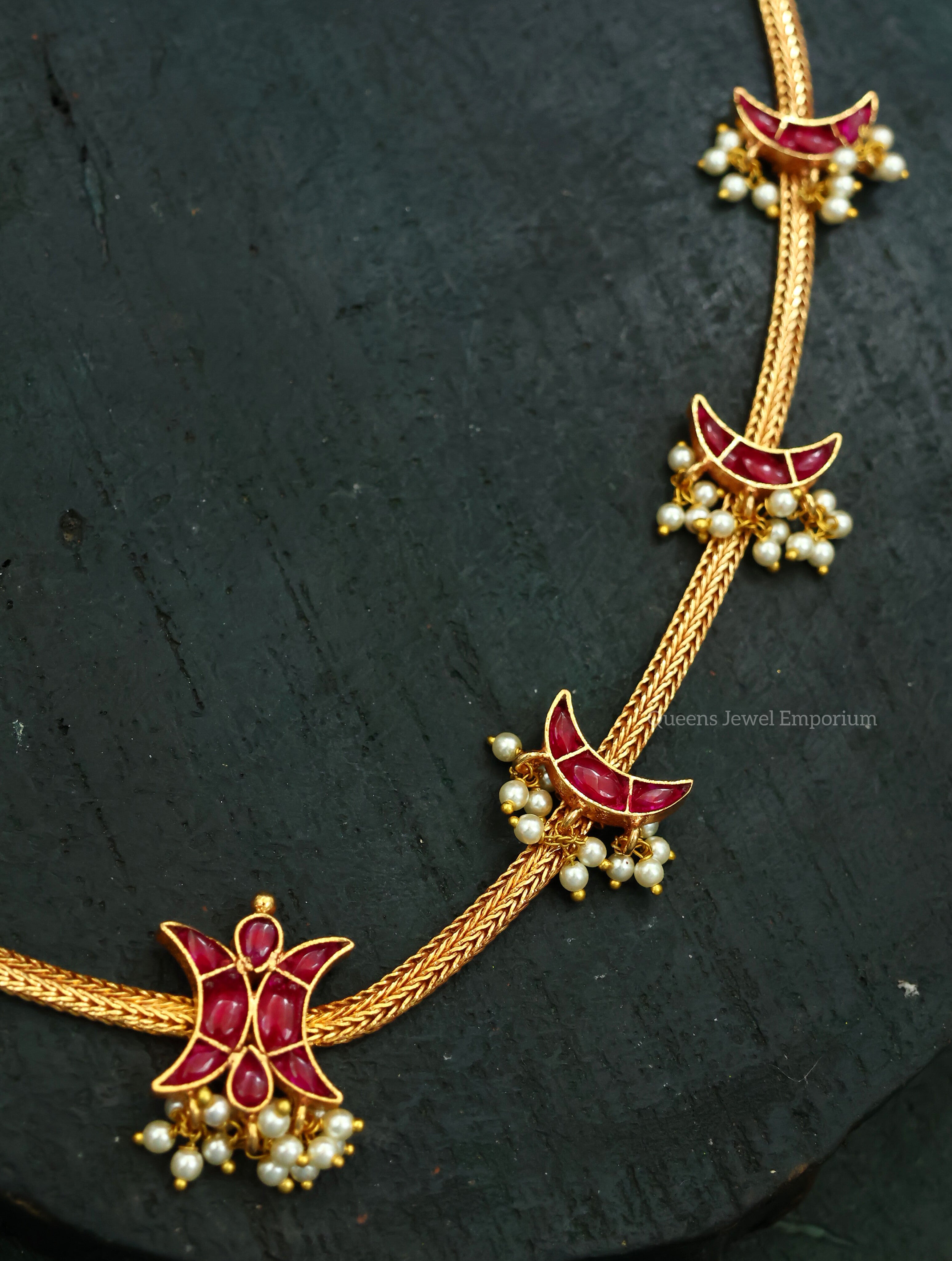 Red color stone-Pearl hangings 