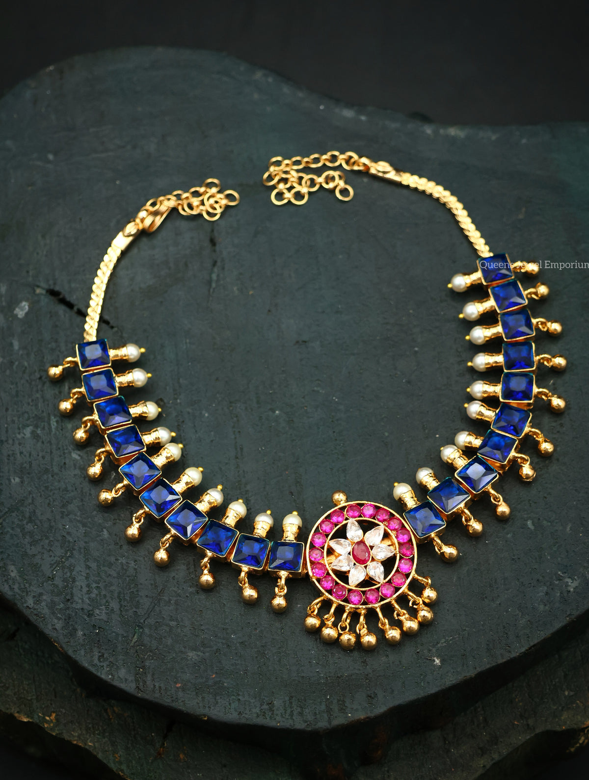 Necklace for classic outfits-Jewellery for pattu sarees
