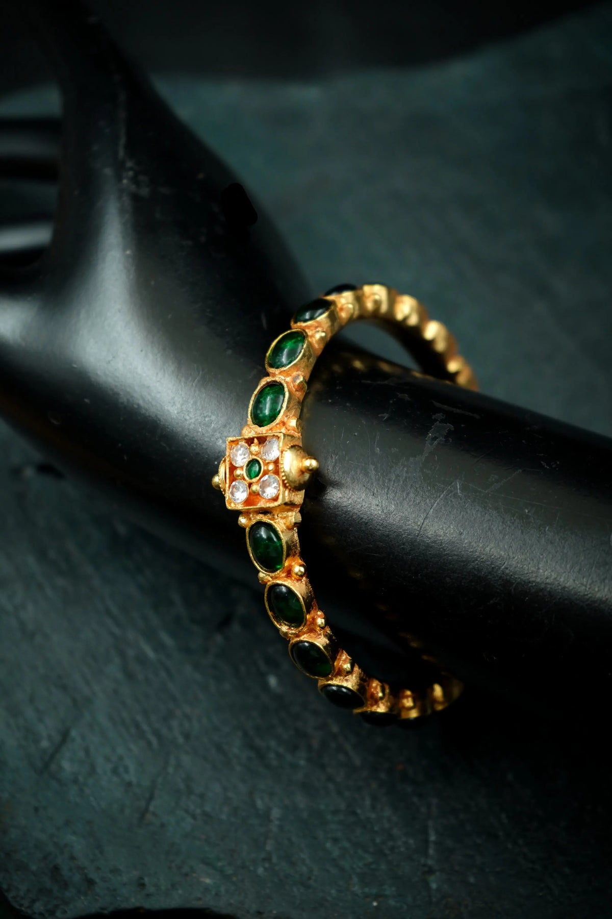 Traditional green kemp kada-Elegant zircon oval kemp bangle