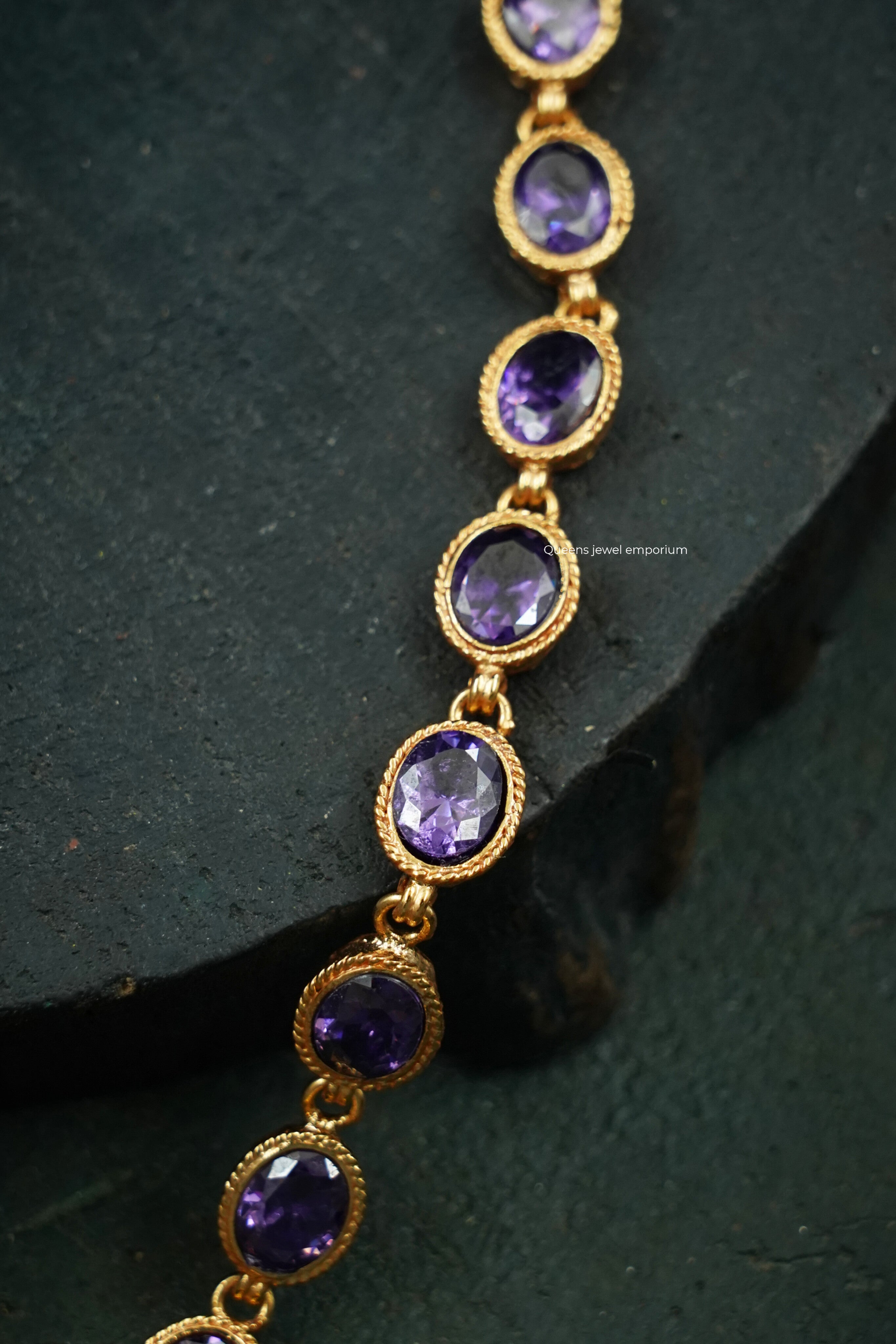 Oval shaped pendant-Floral motif pendant haram