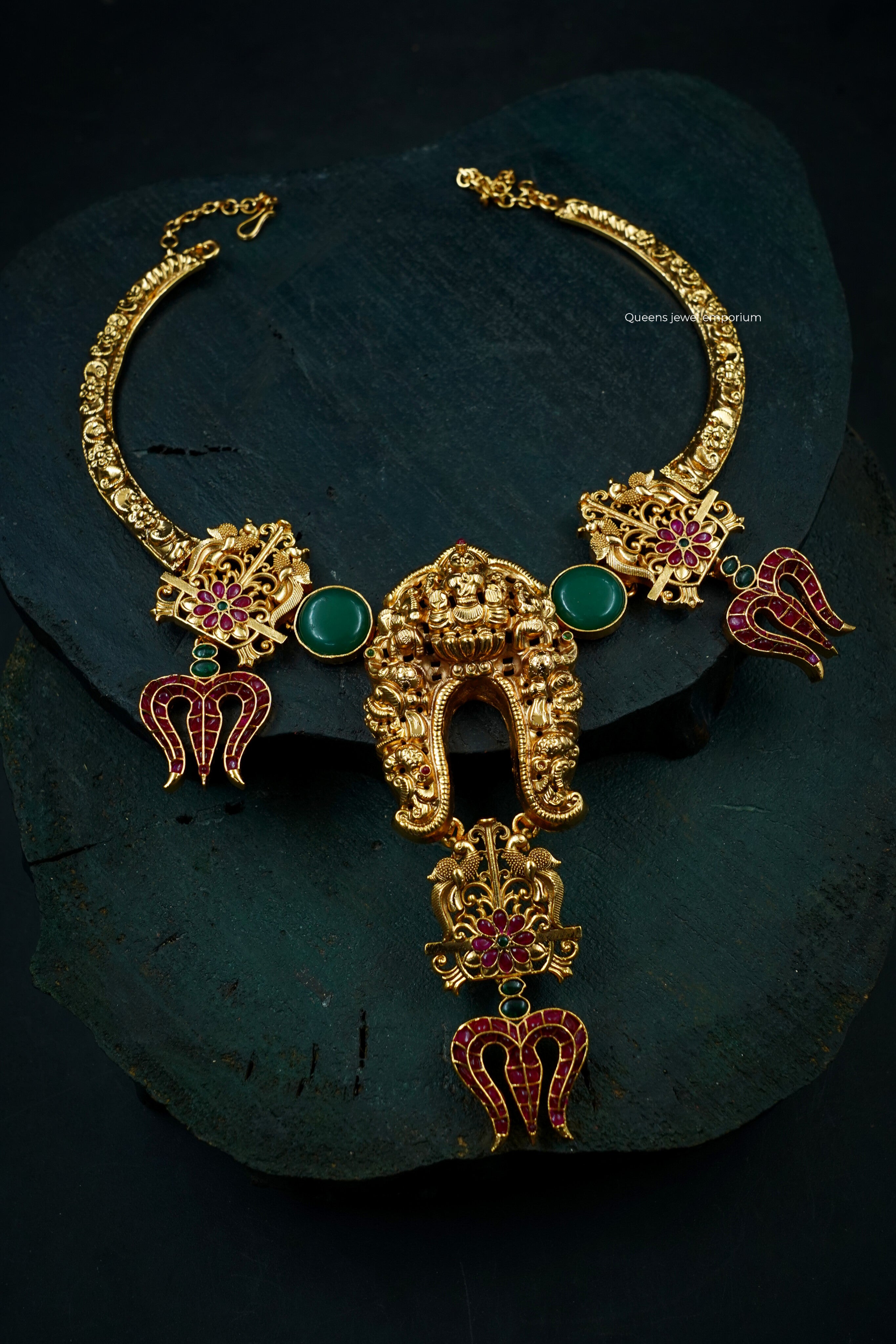 Grand look hasli-Nagas parrot designed haram