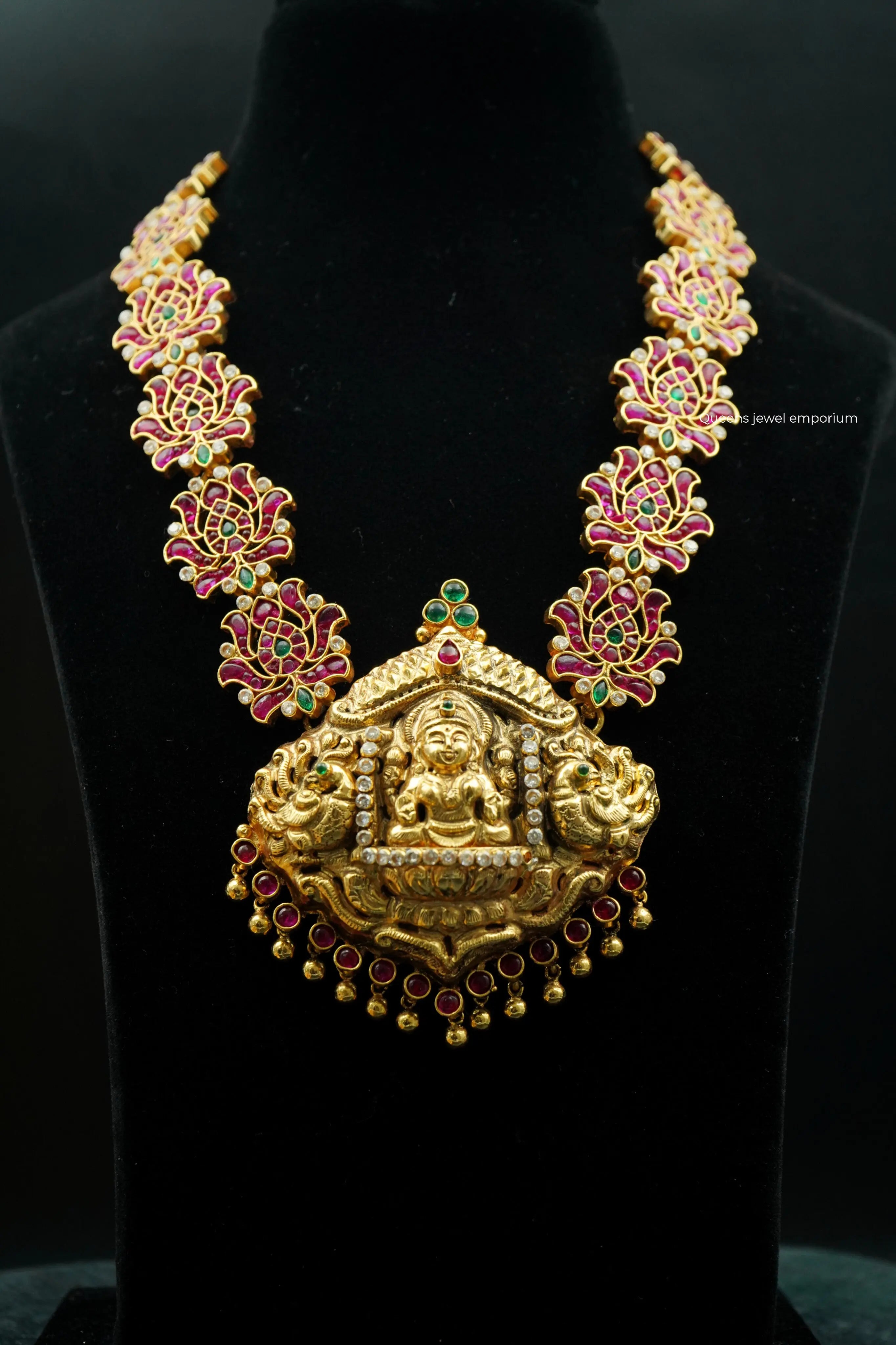 Nagas lakshmi pendant-Lotus motif haram