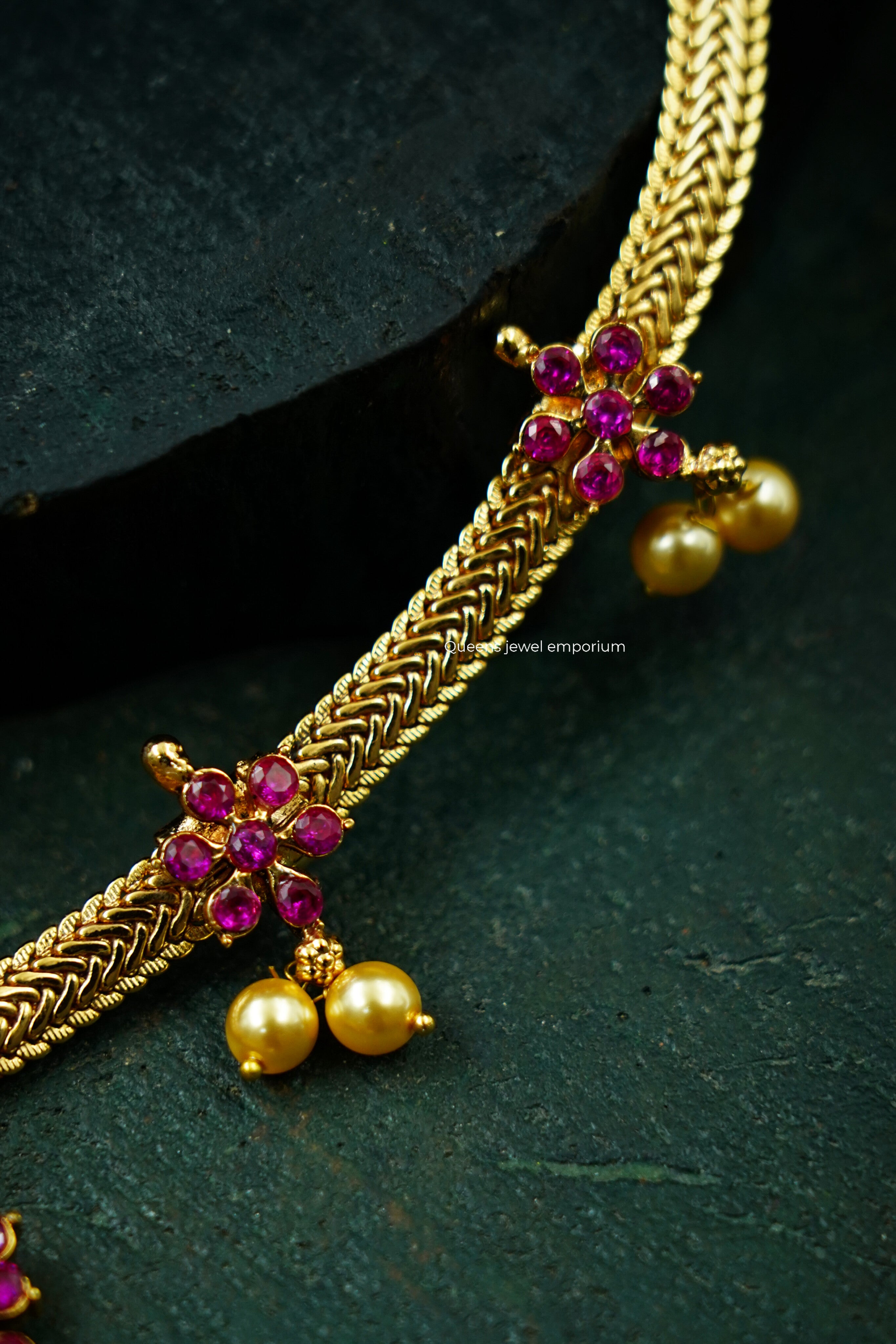 Pink stone floral motif-Elegant topaz stone jewellery