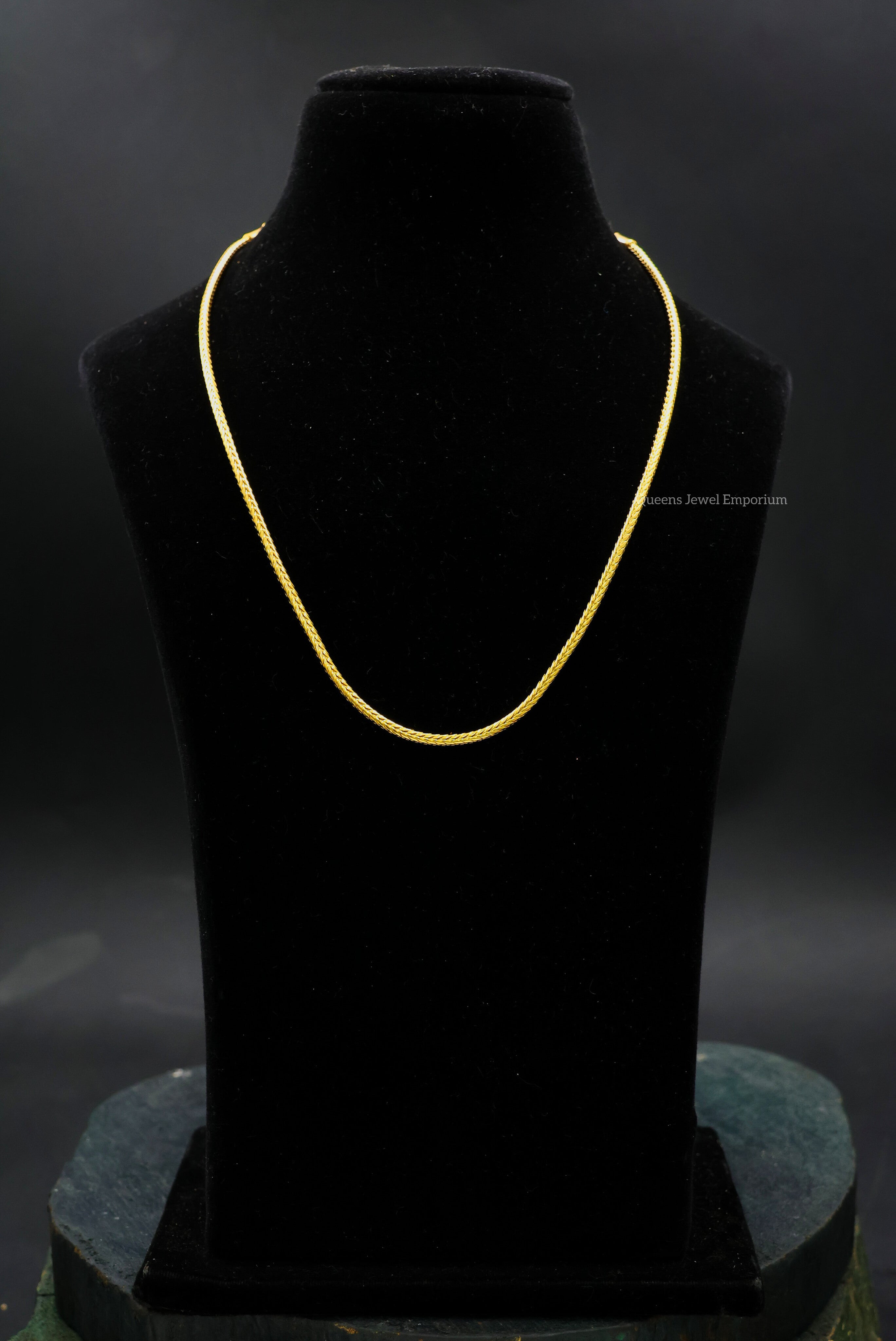 Plain chain for sarees-Chain with minimal designs