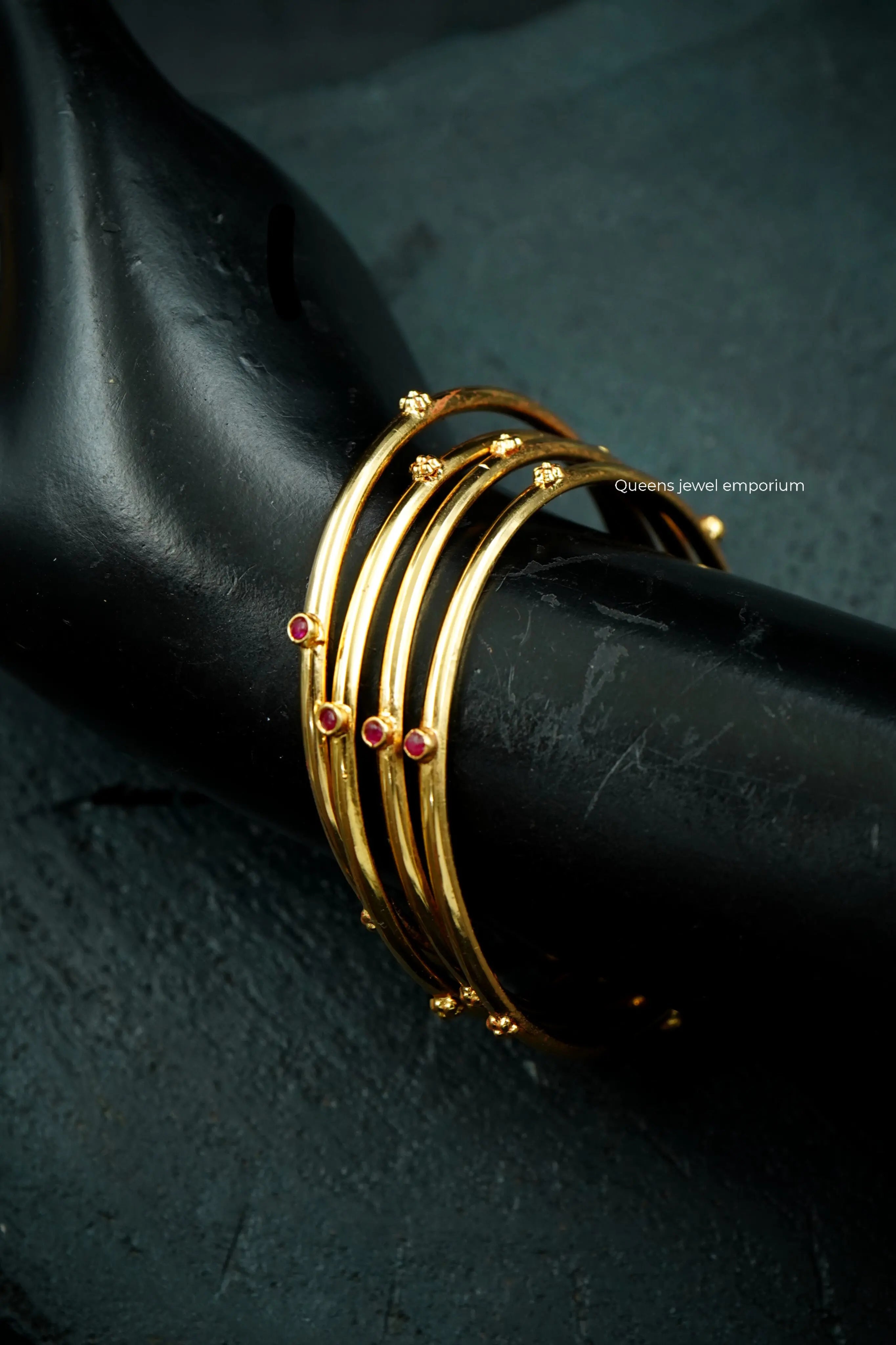 Simple kemp bangle design-Classic red Kemp jewellery