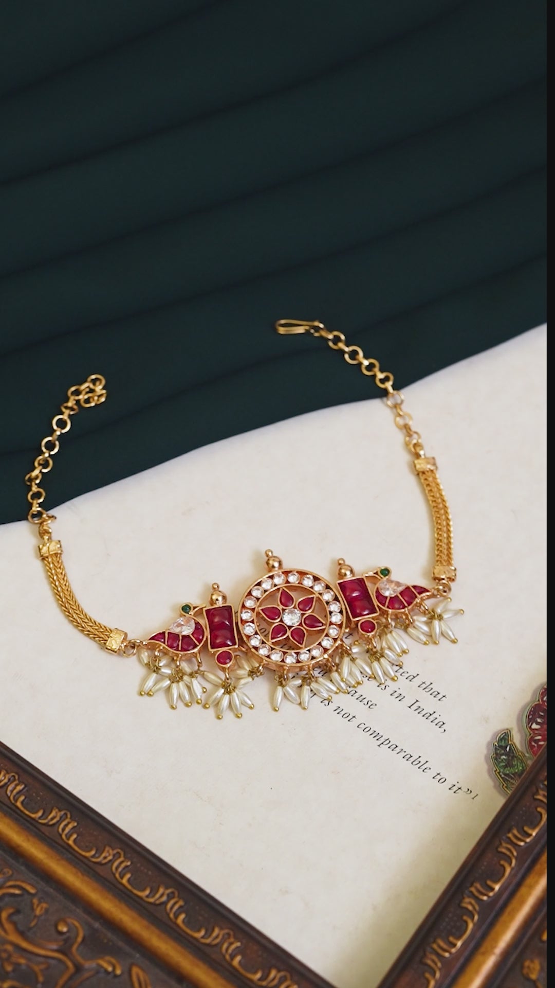 Maya Kizhi Choker