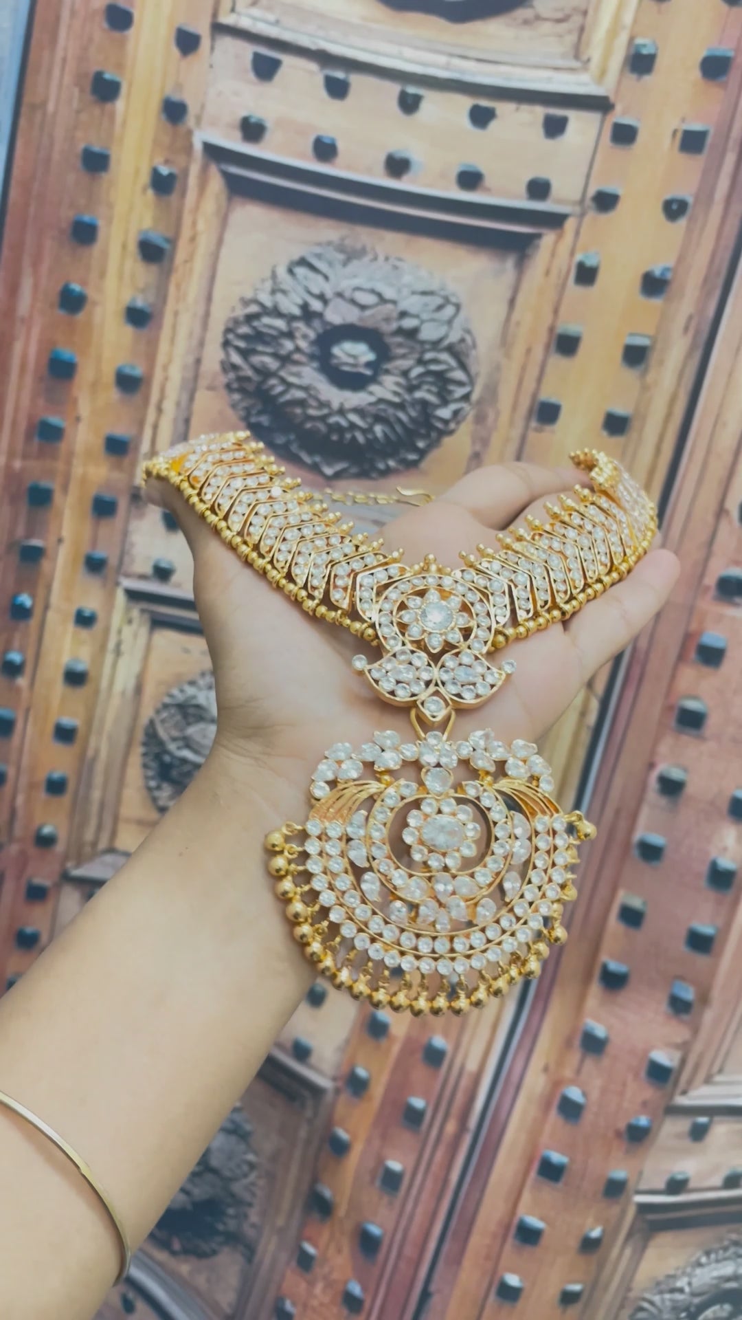 Pragya Zircon Necklace