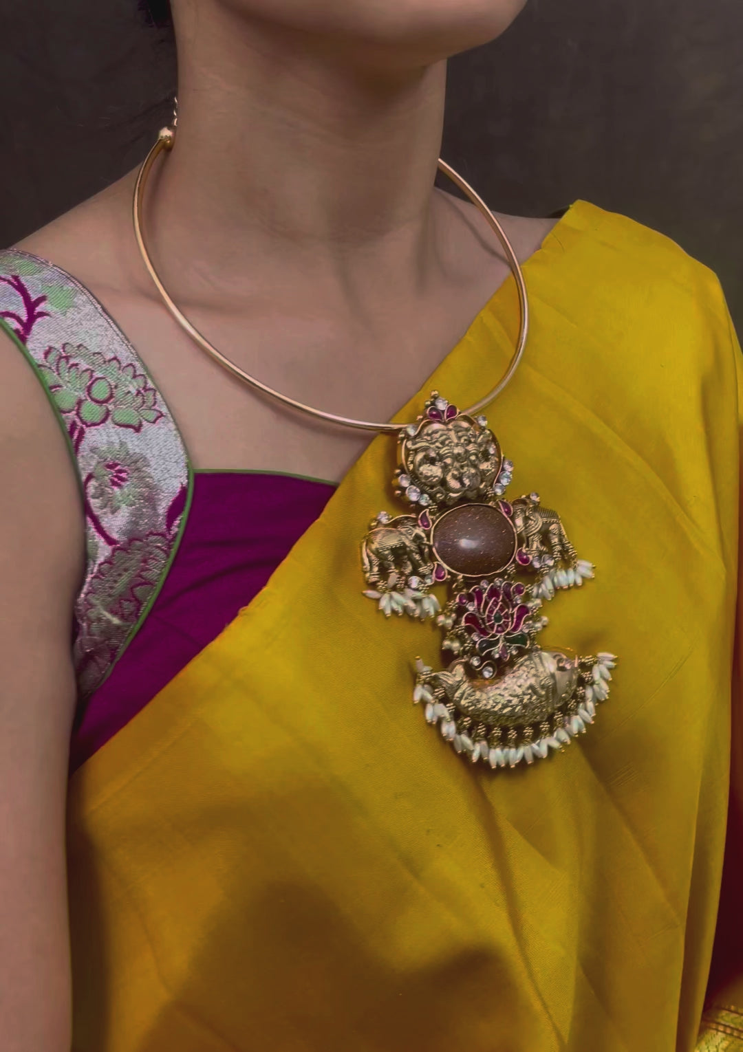 Meenara Nagas pendant