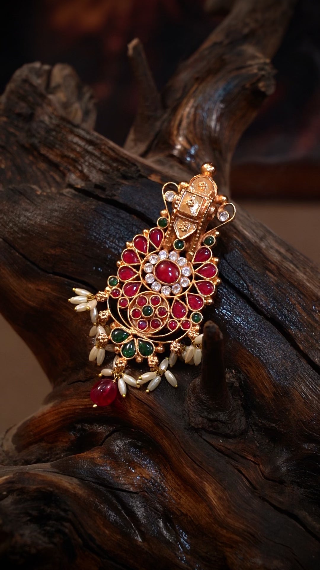 Yuvika Pendant