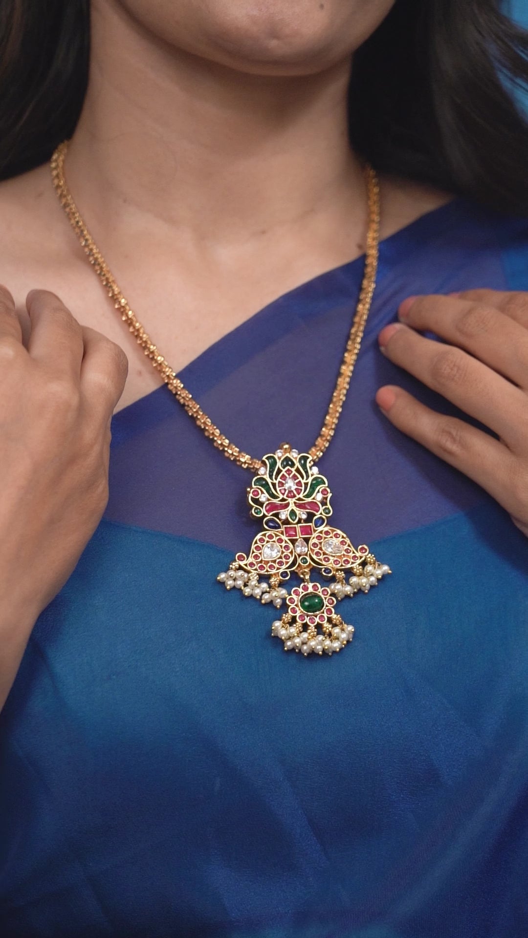 Hansika Pendant