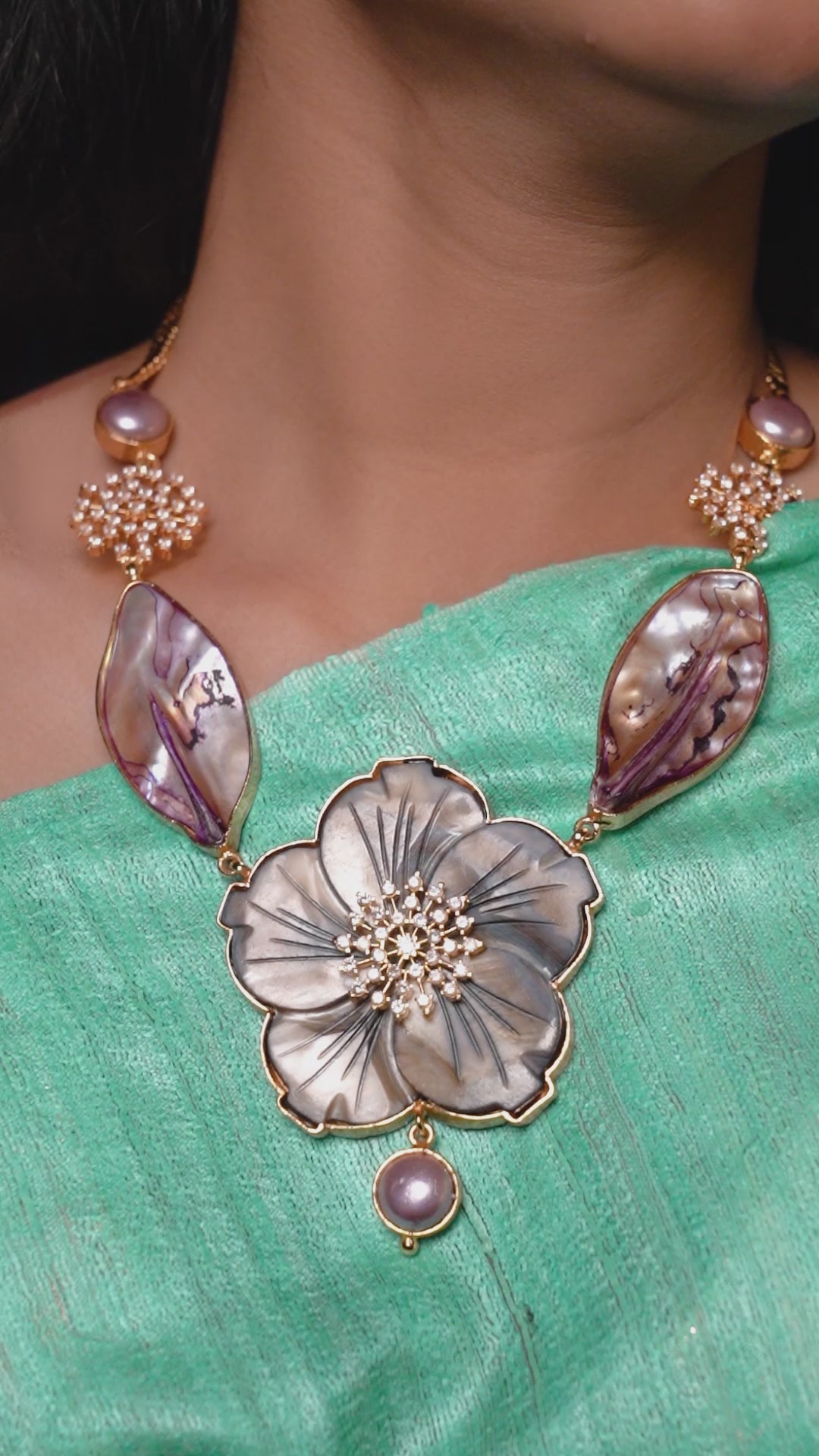 Anara Floral Necklace