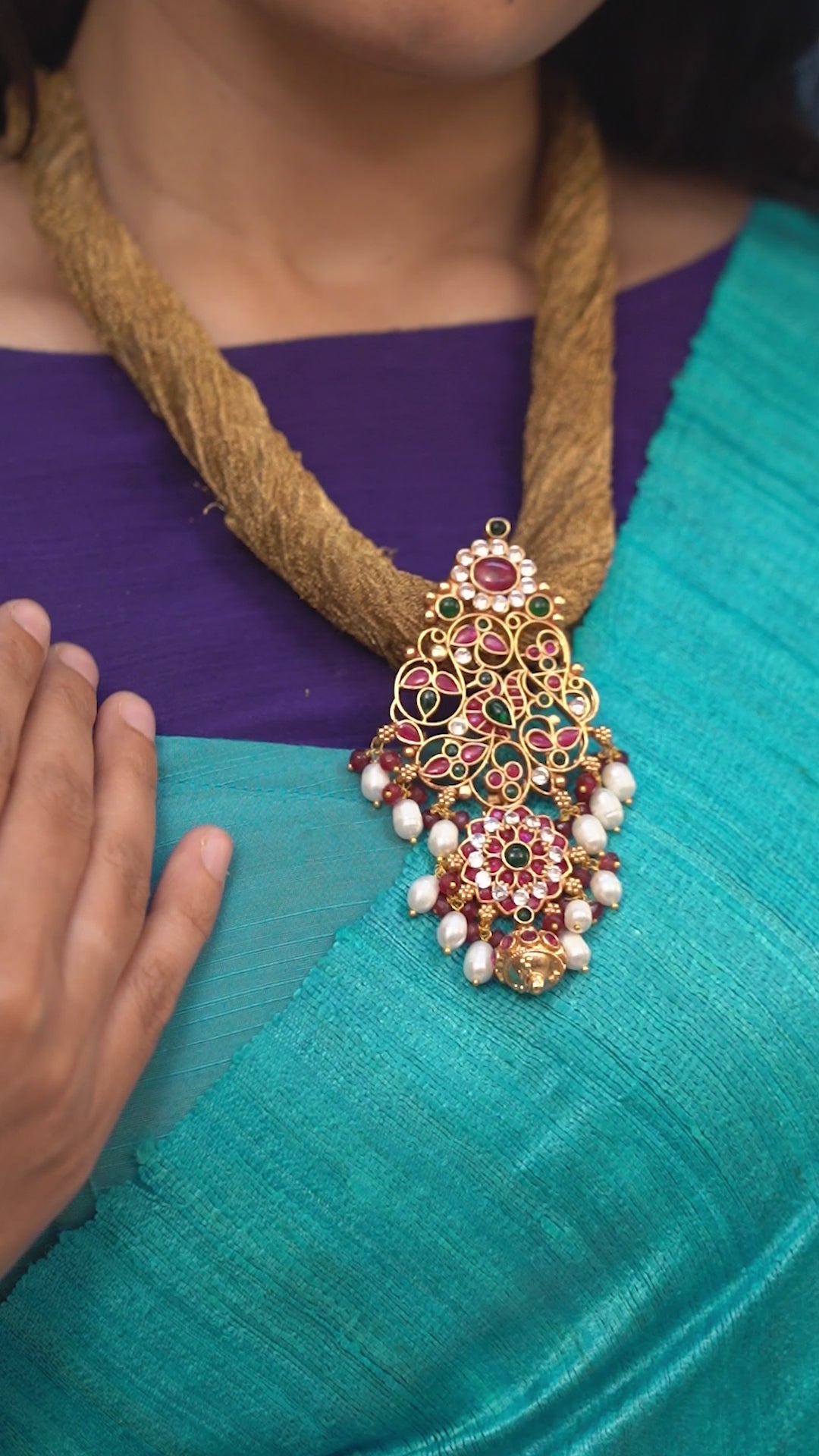 VIDHULYA PENDANT