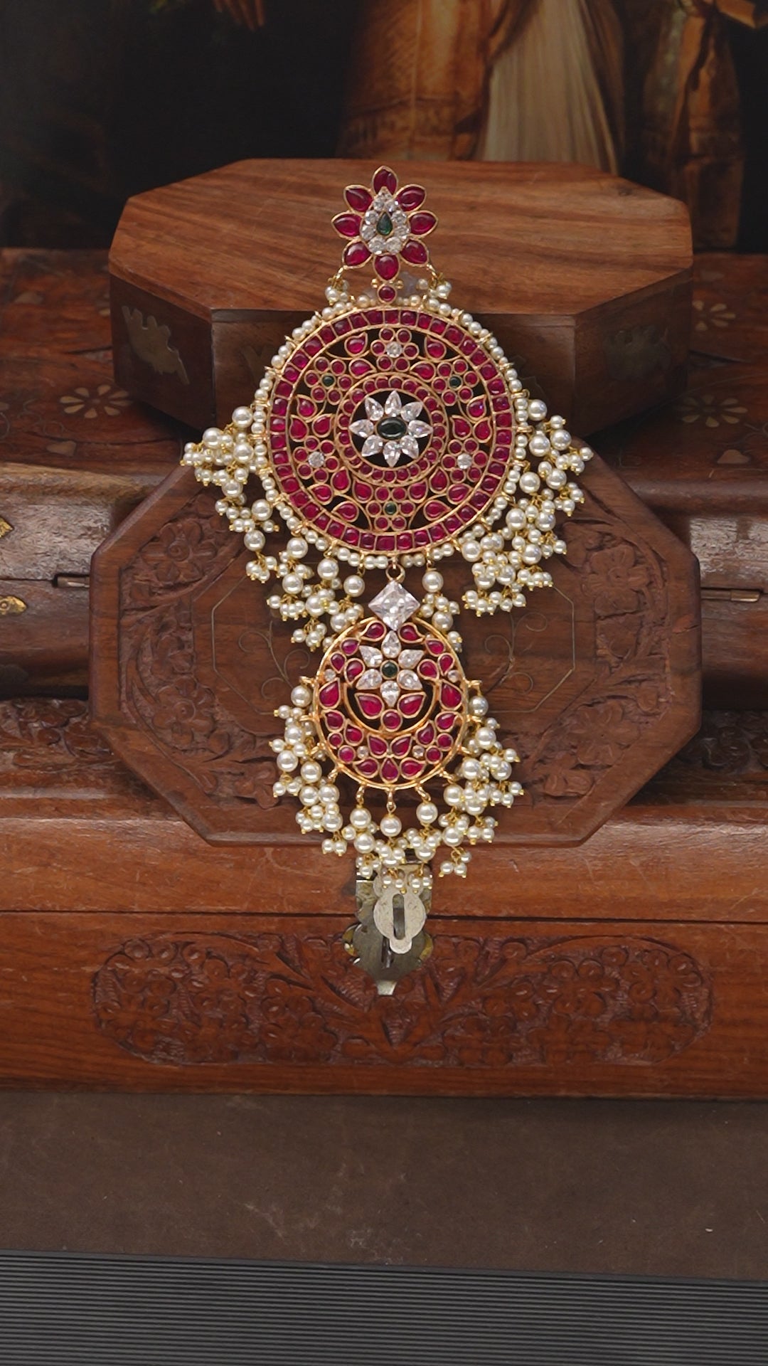 Magizhmathi Pendant