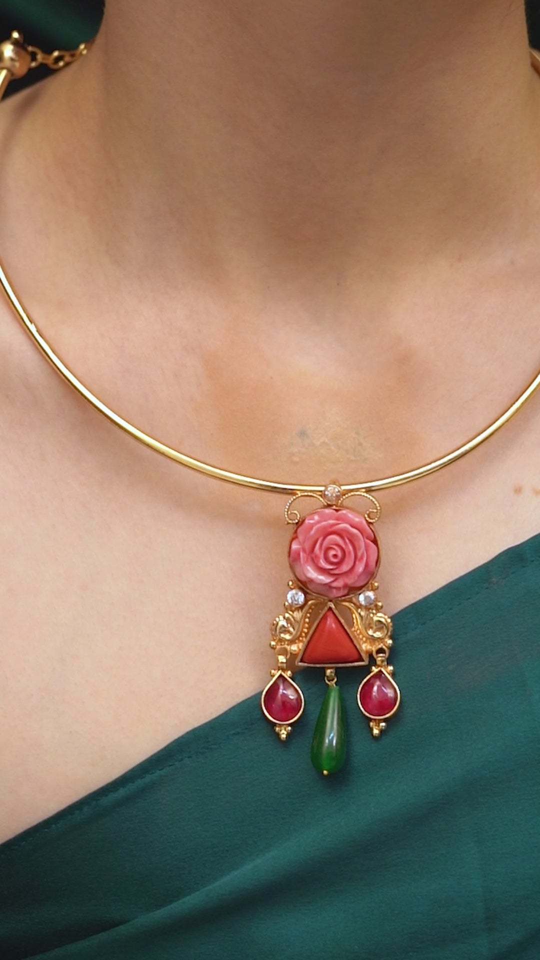 JANU - ROSE PENDANT