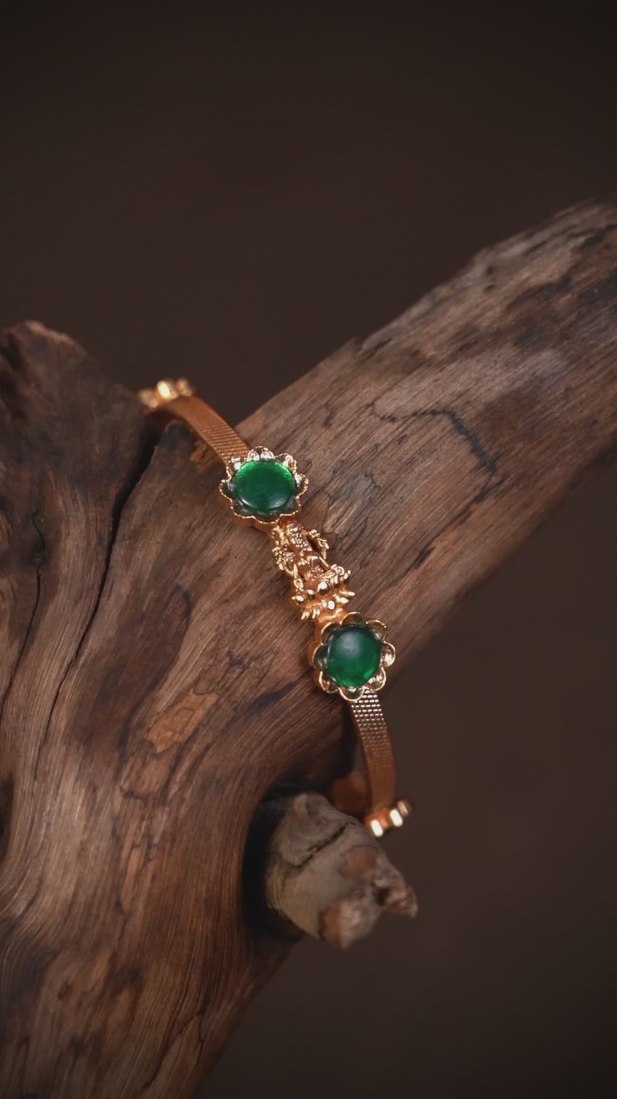 Kavinaya Floral Bangle