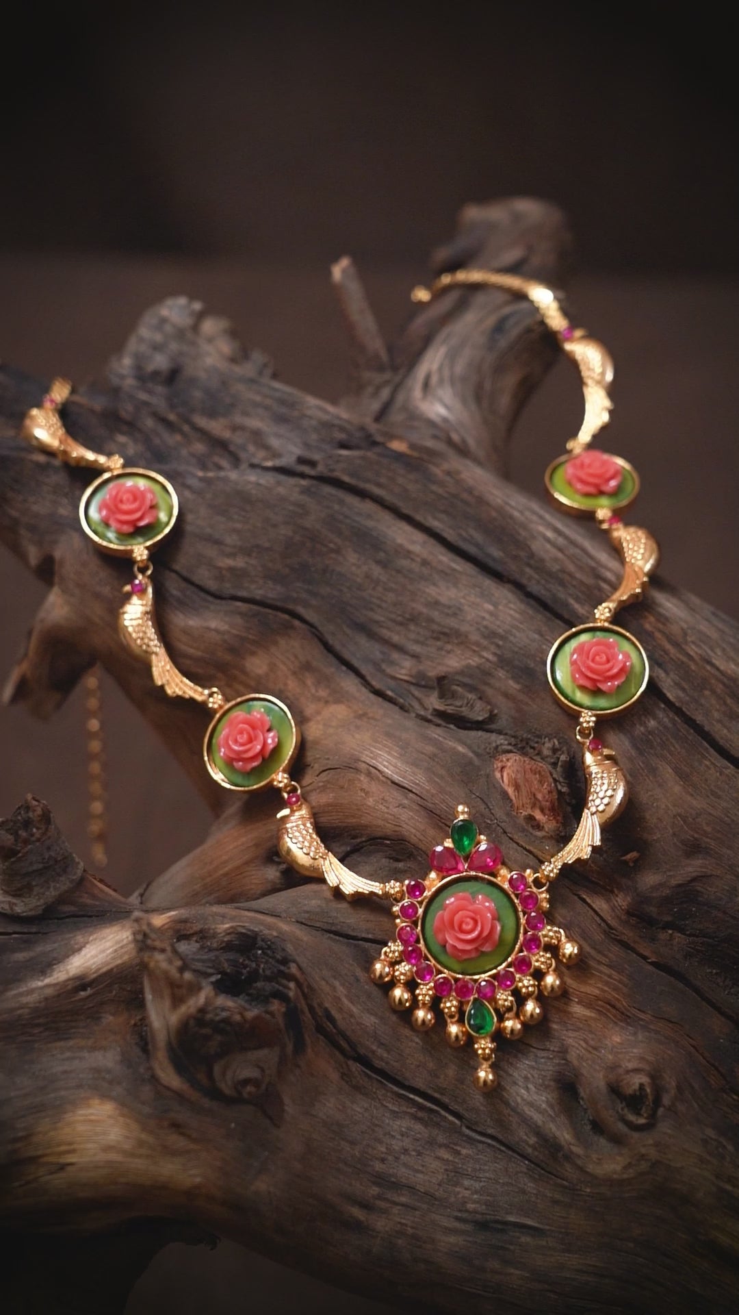 Rojavanam Necklace