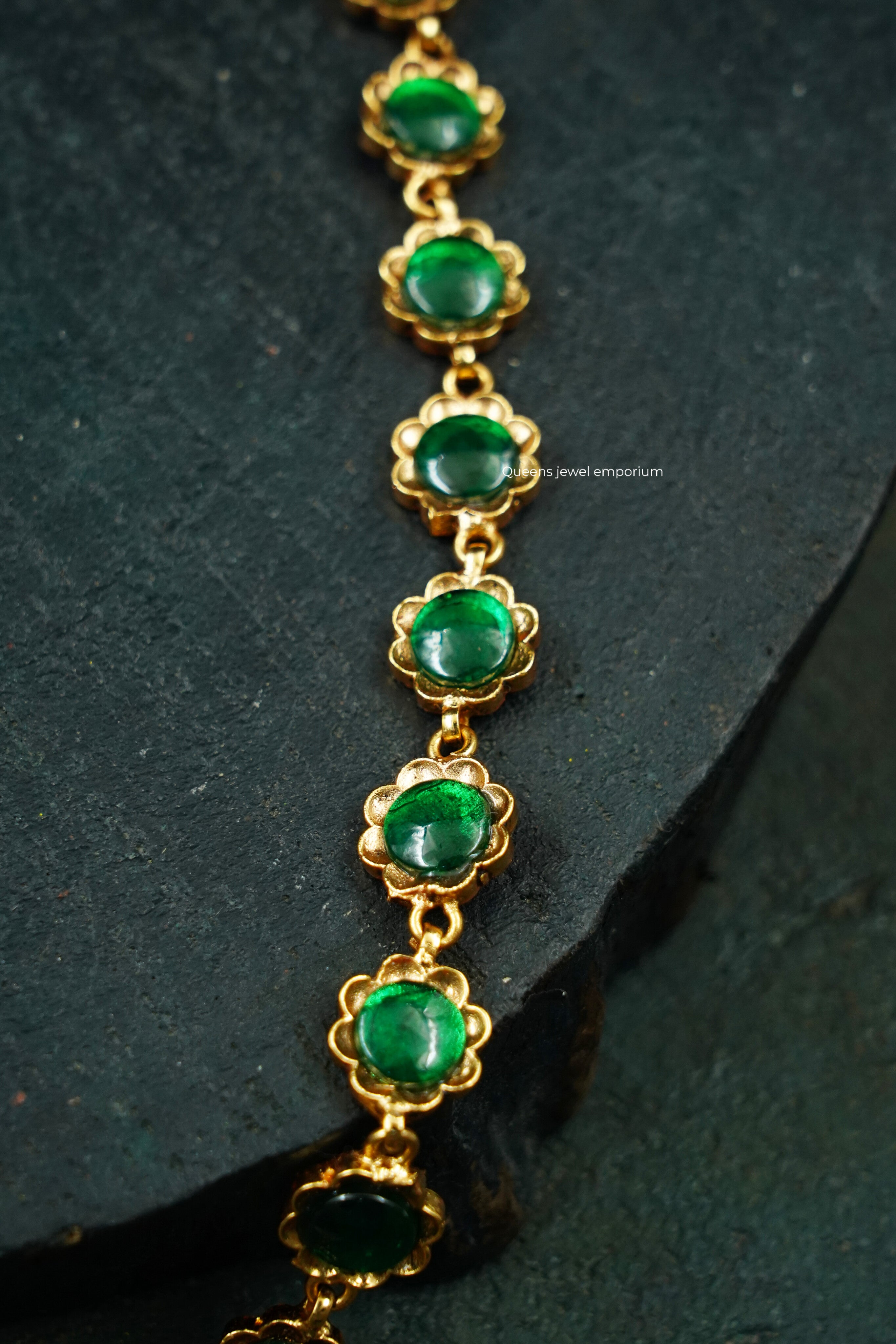 Thilak shaped stone-Green color stones 
