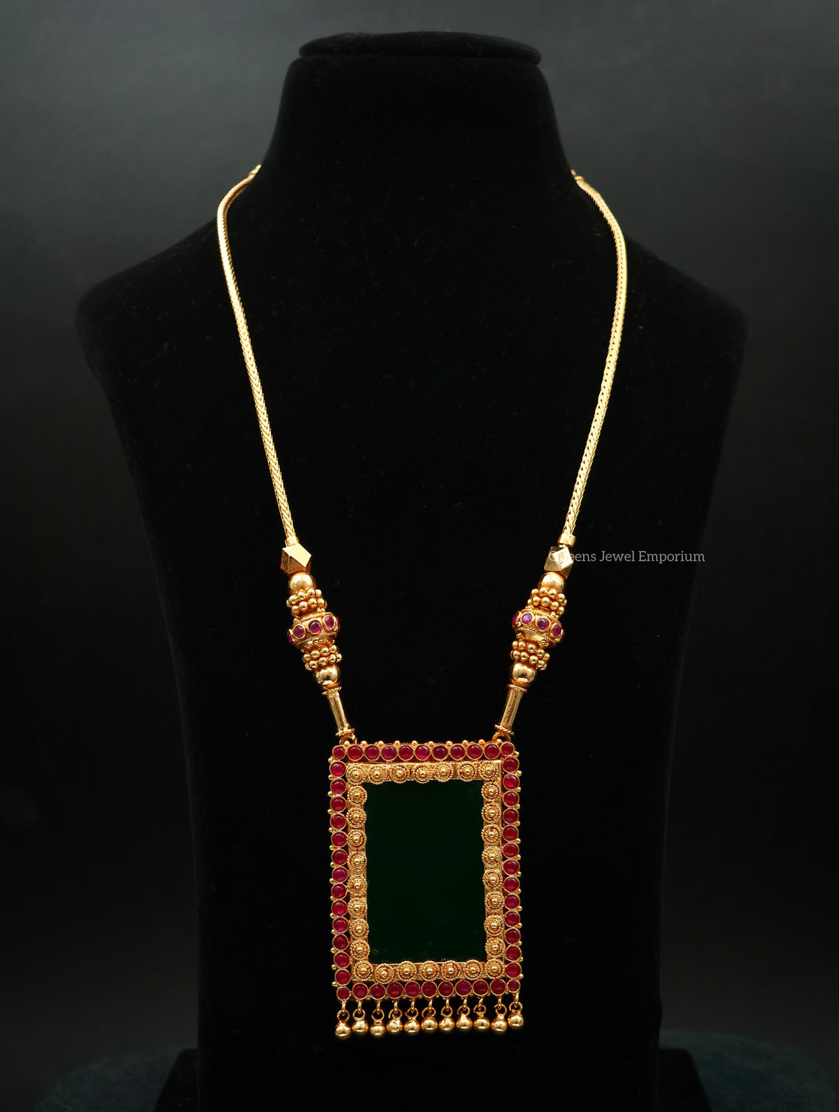 Designer necklace with green palakka stone-Green palakka stone pendant