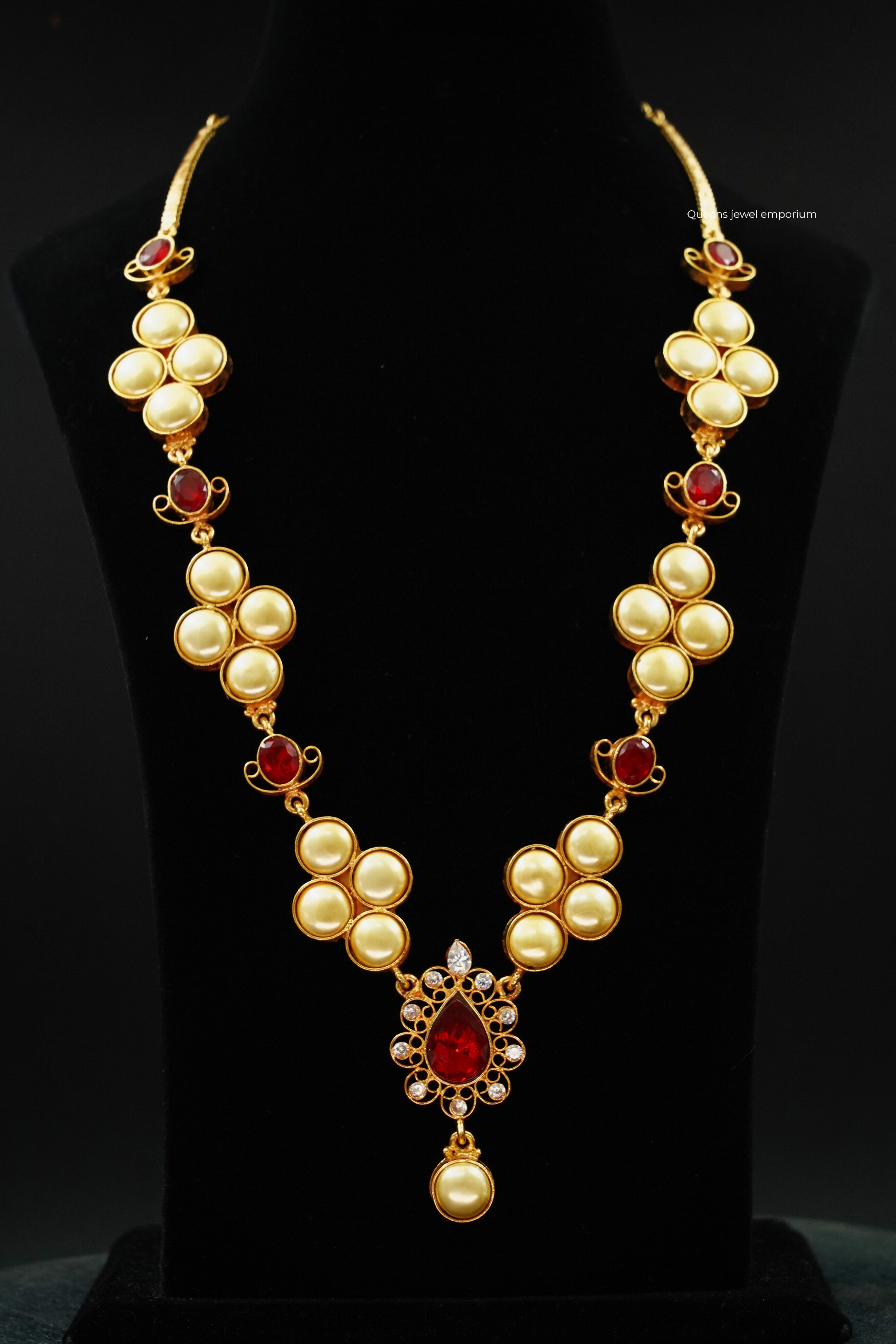 Victoria jubilee pear necklace