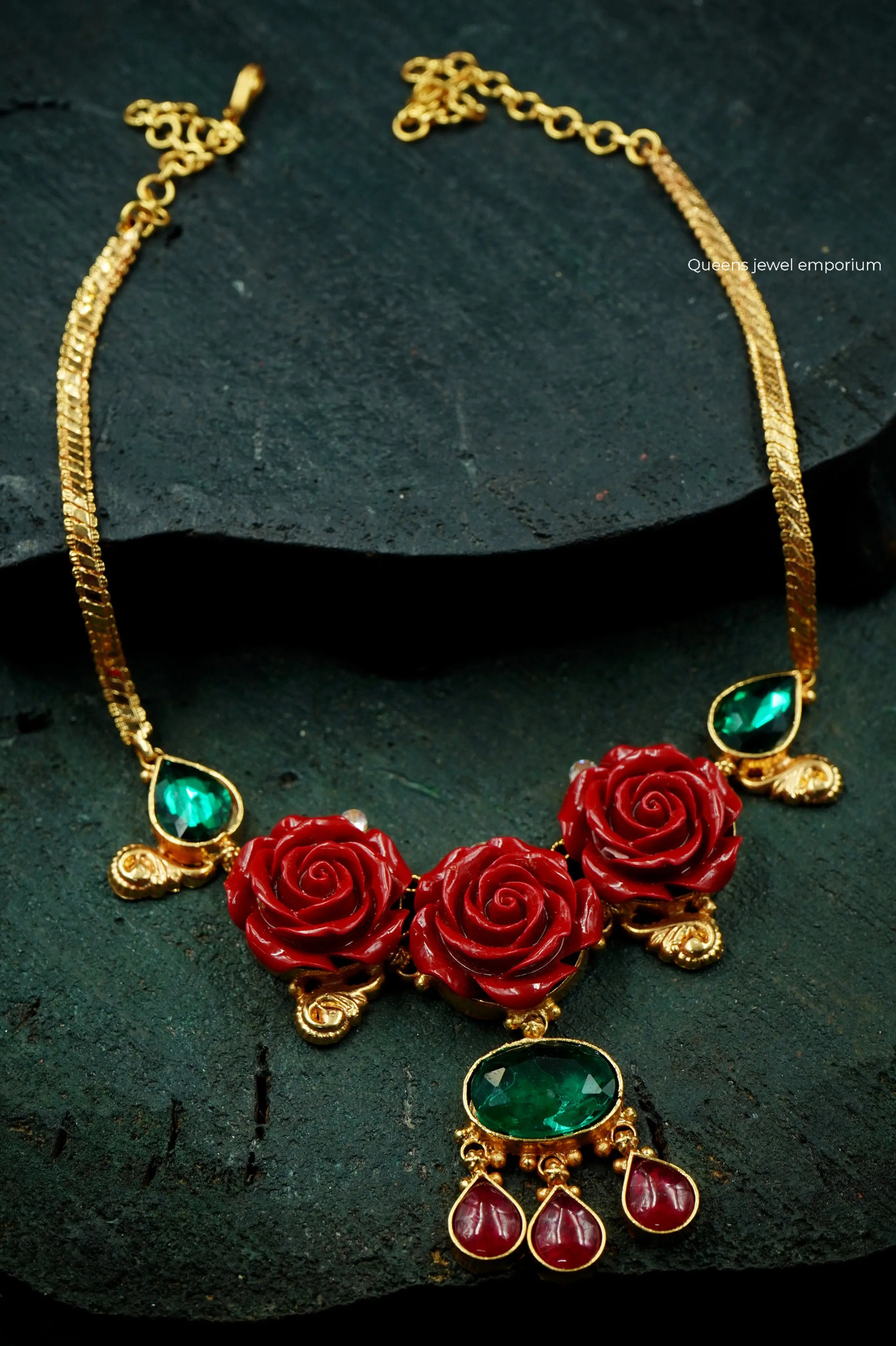 Elegant red rose pendant design-Rose pendant for western wears