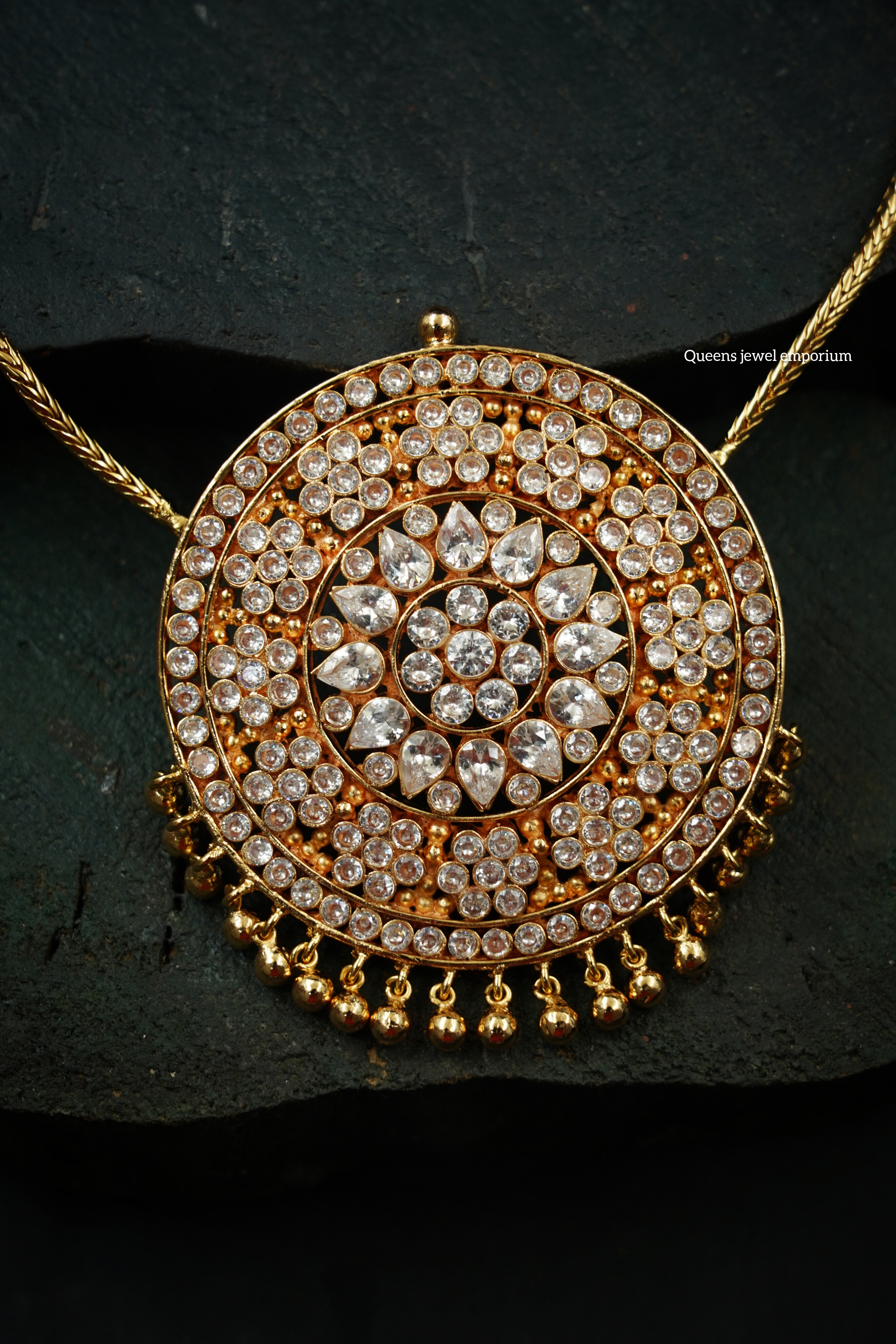 Simple gundu chain haram-Traditional grand round zircon haram