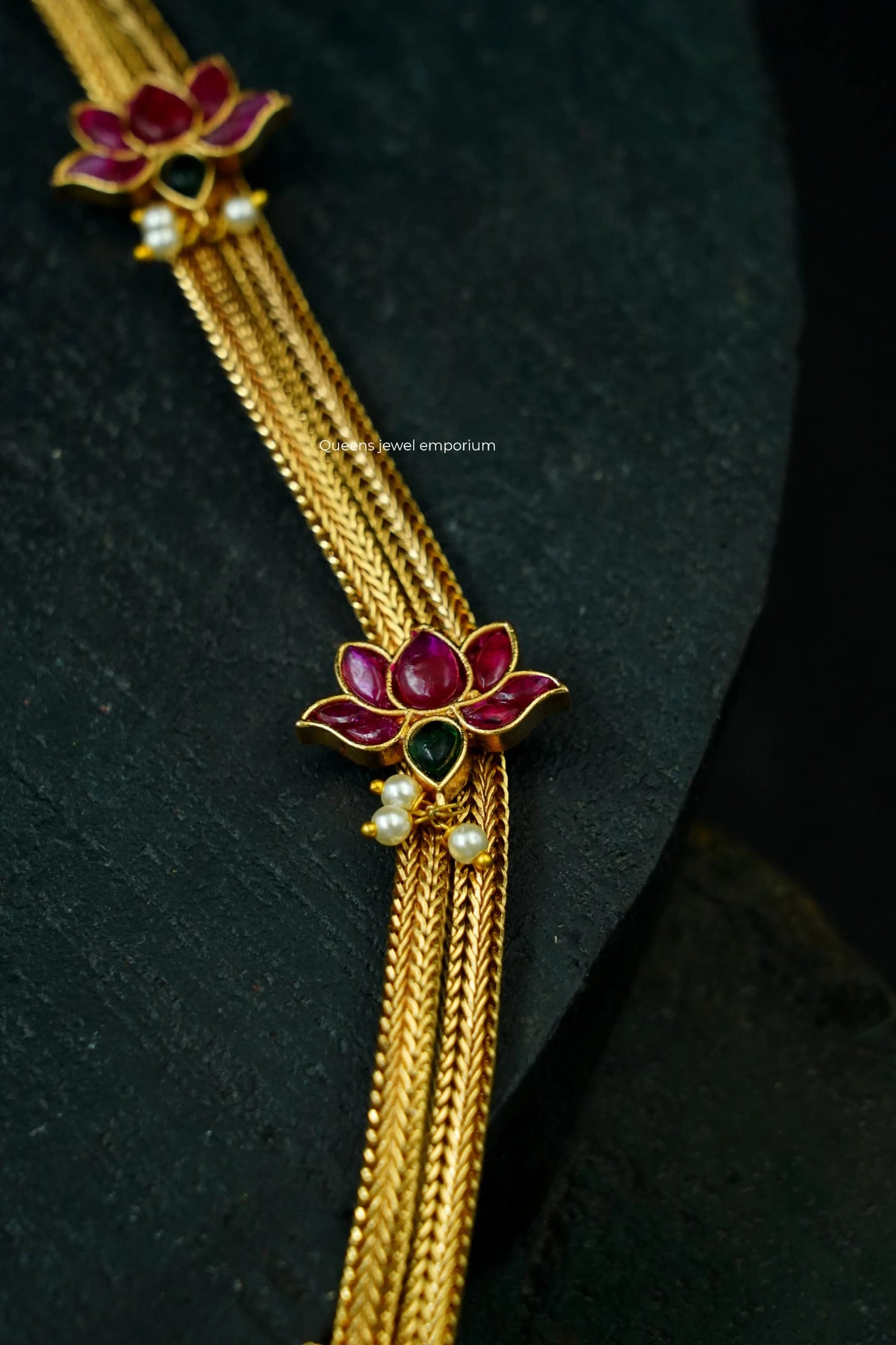 Heritage Lingam Nagas haram-Simple layered chain lotus motif haram