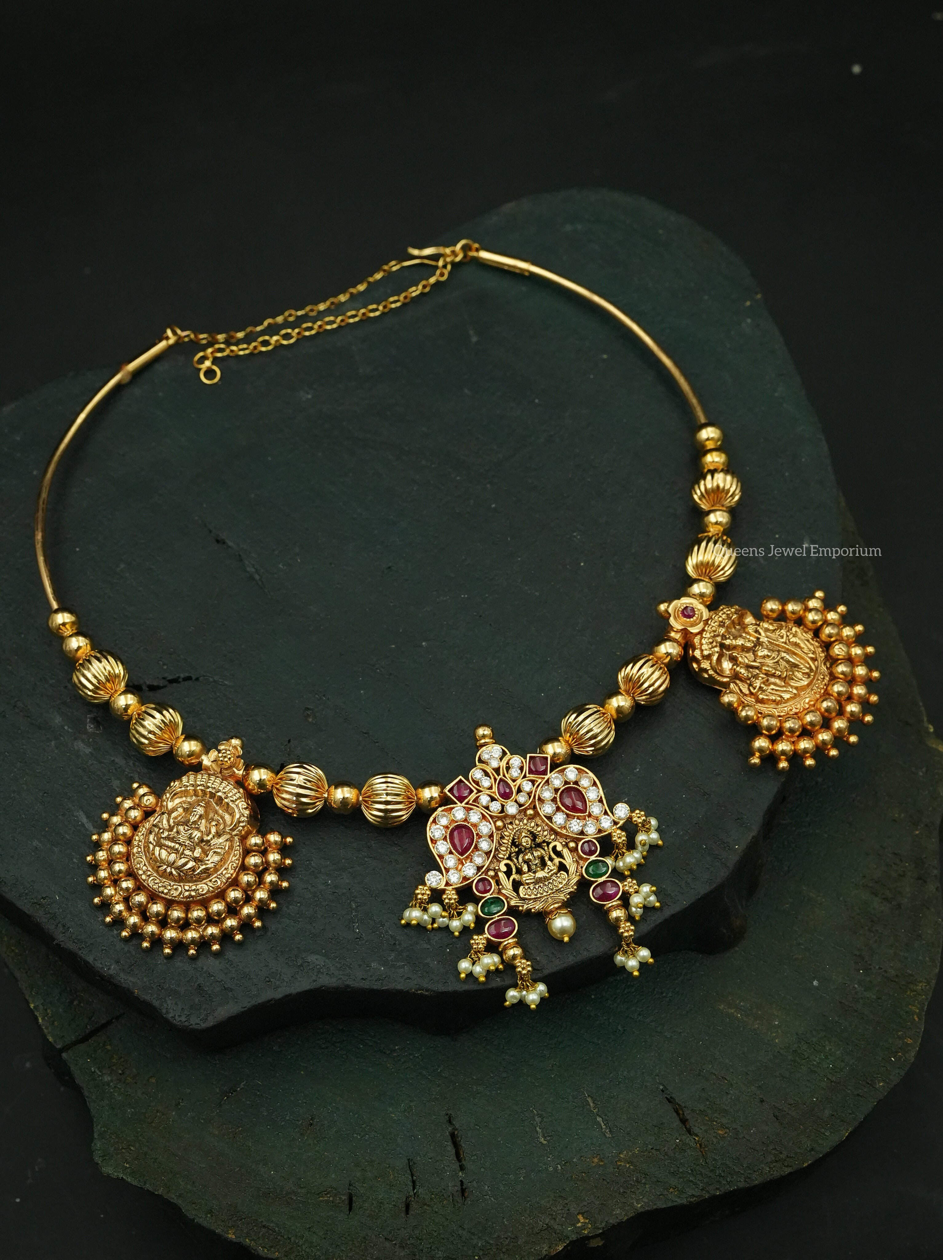Hasli with lakshmi pendant-Hasli with ball designed hasli