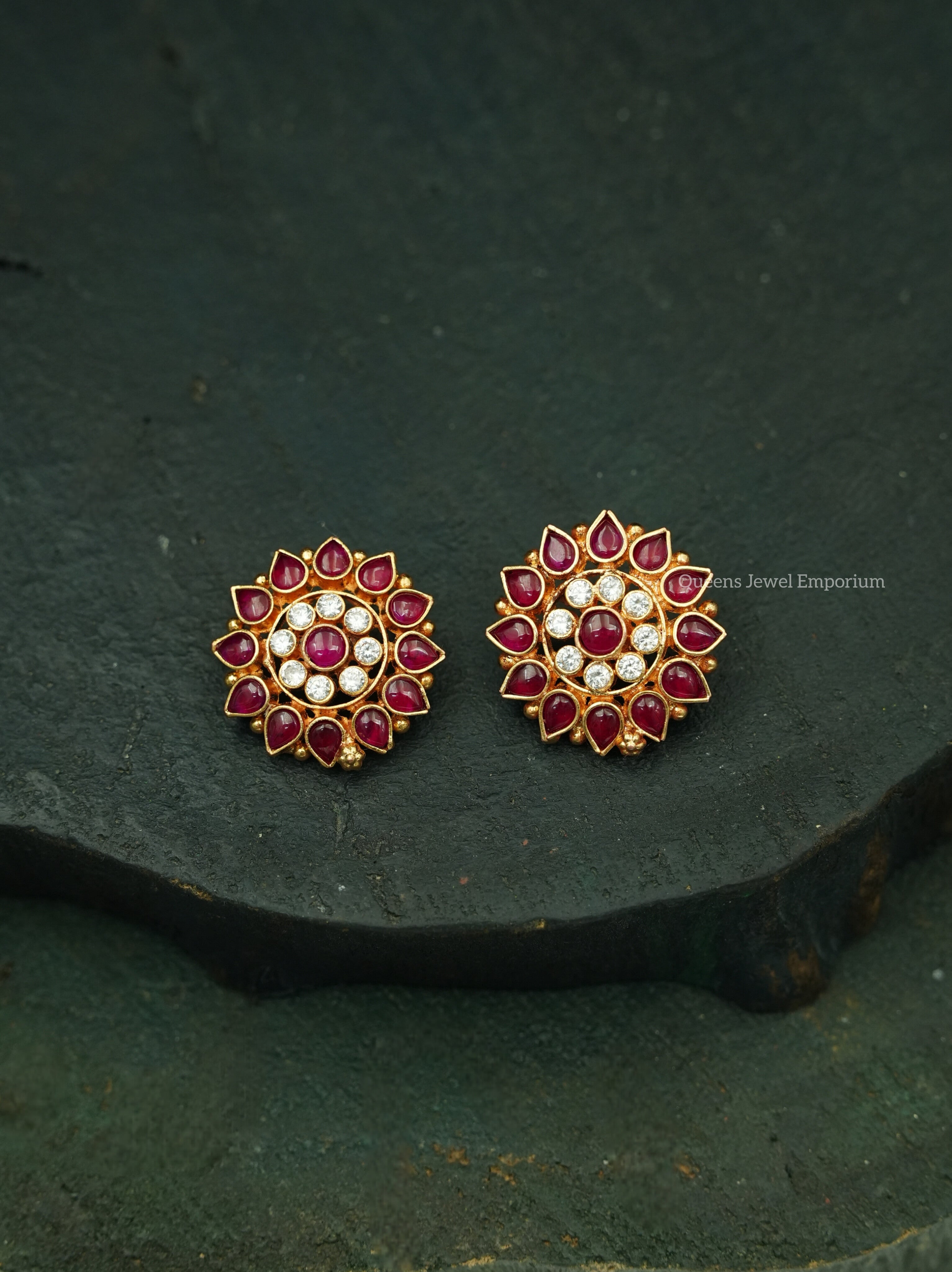 Stud with white stones-Earrings with red stones