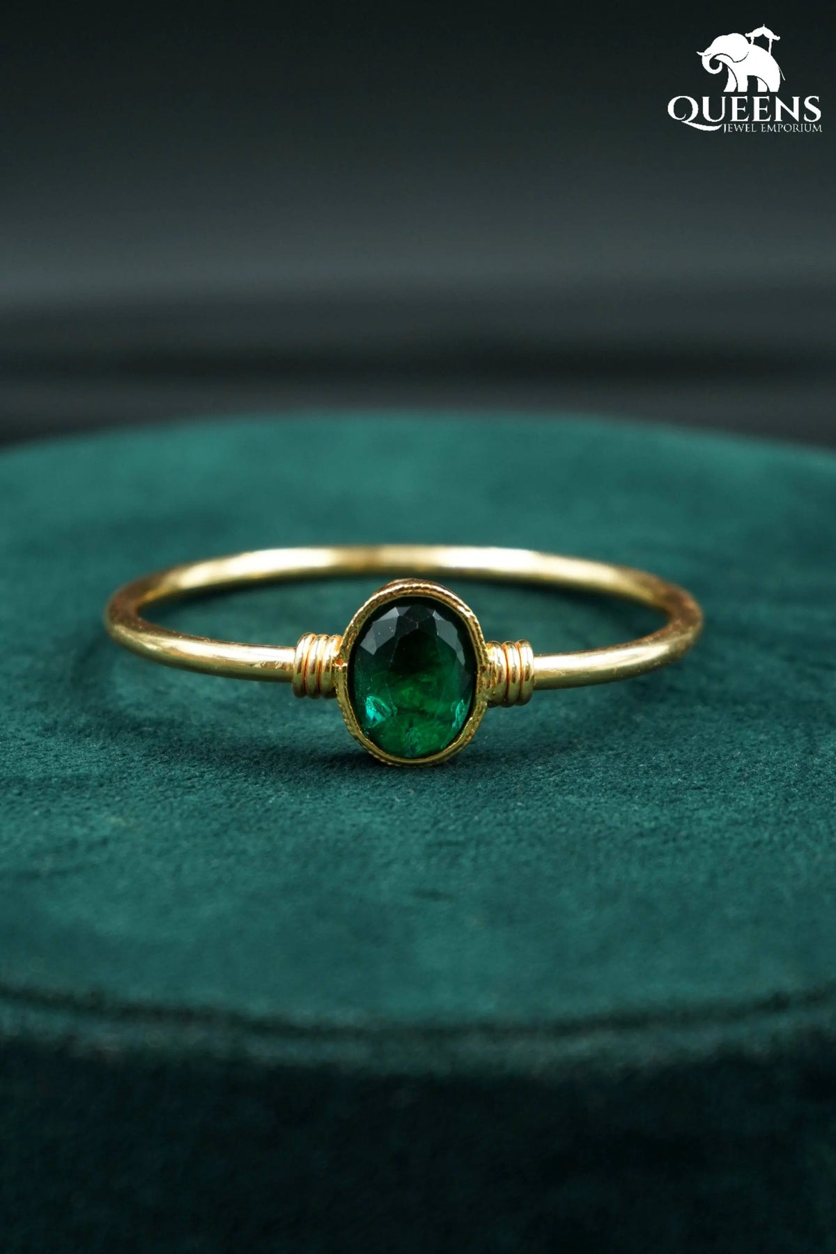 Oval green stone plain kada-Elegant green stone plain kada
