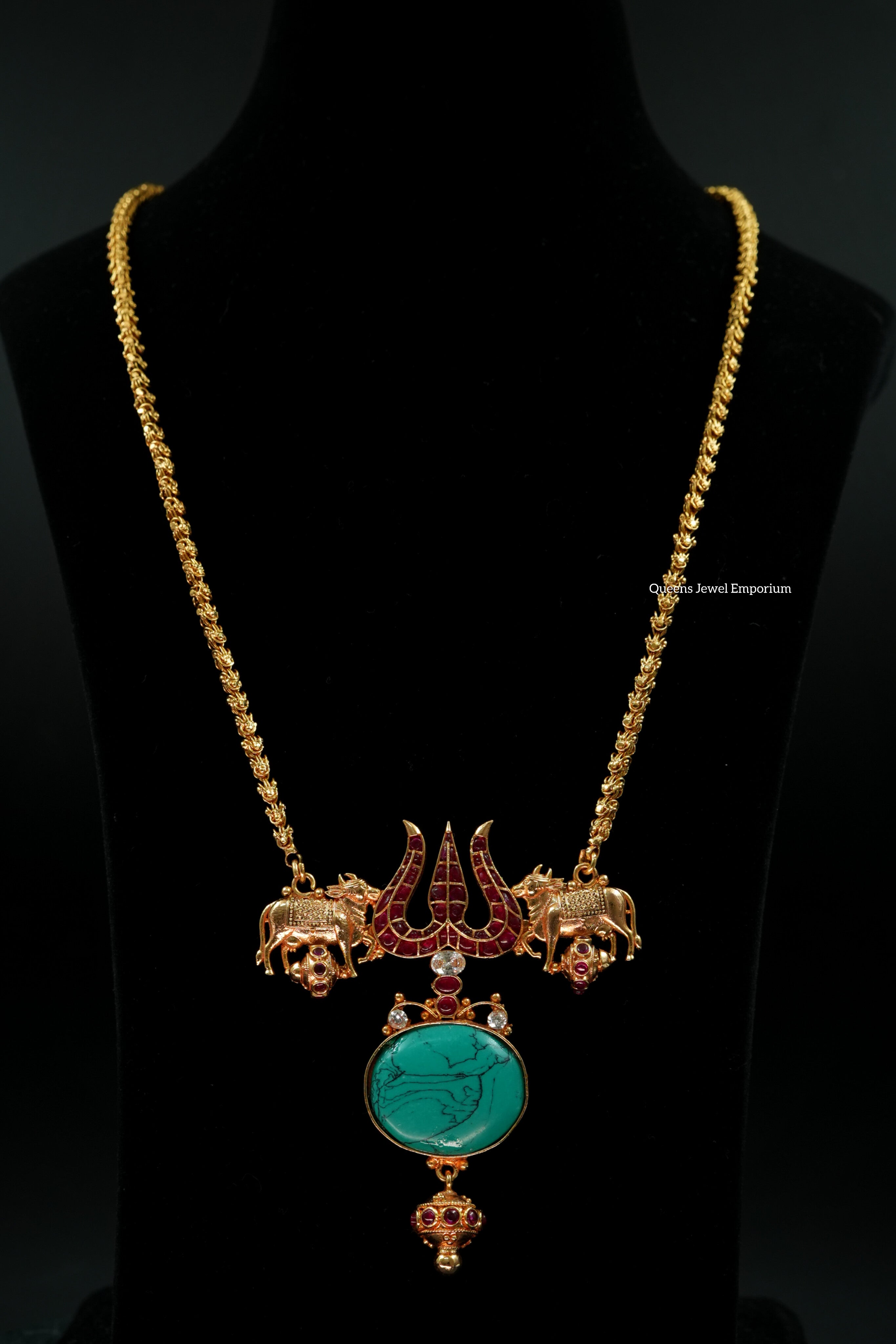 Classic jewellery-Trishul design pendant