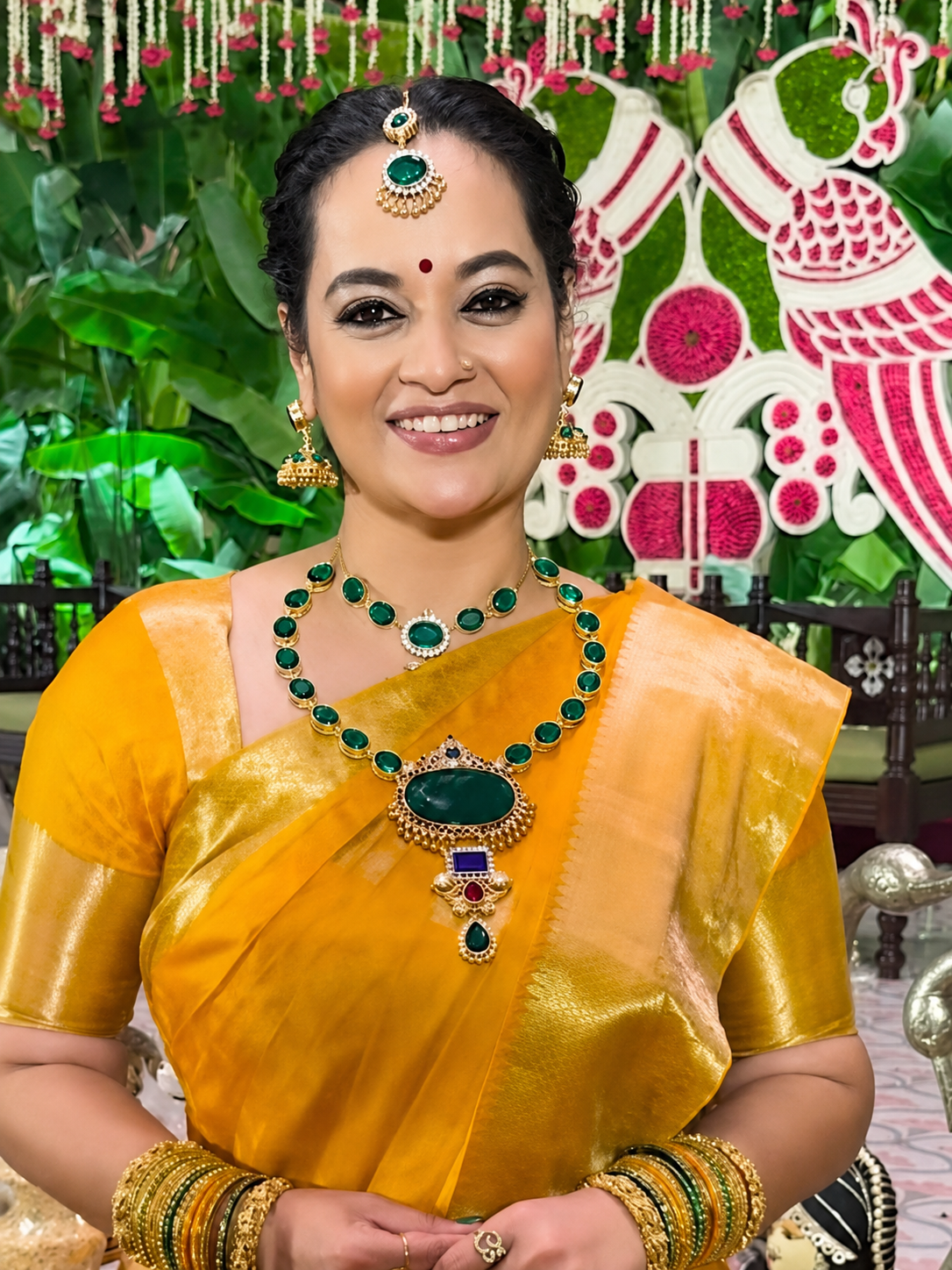 Gold plated oval green stones hasli-Traditional green stone hasli necklace