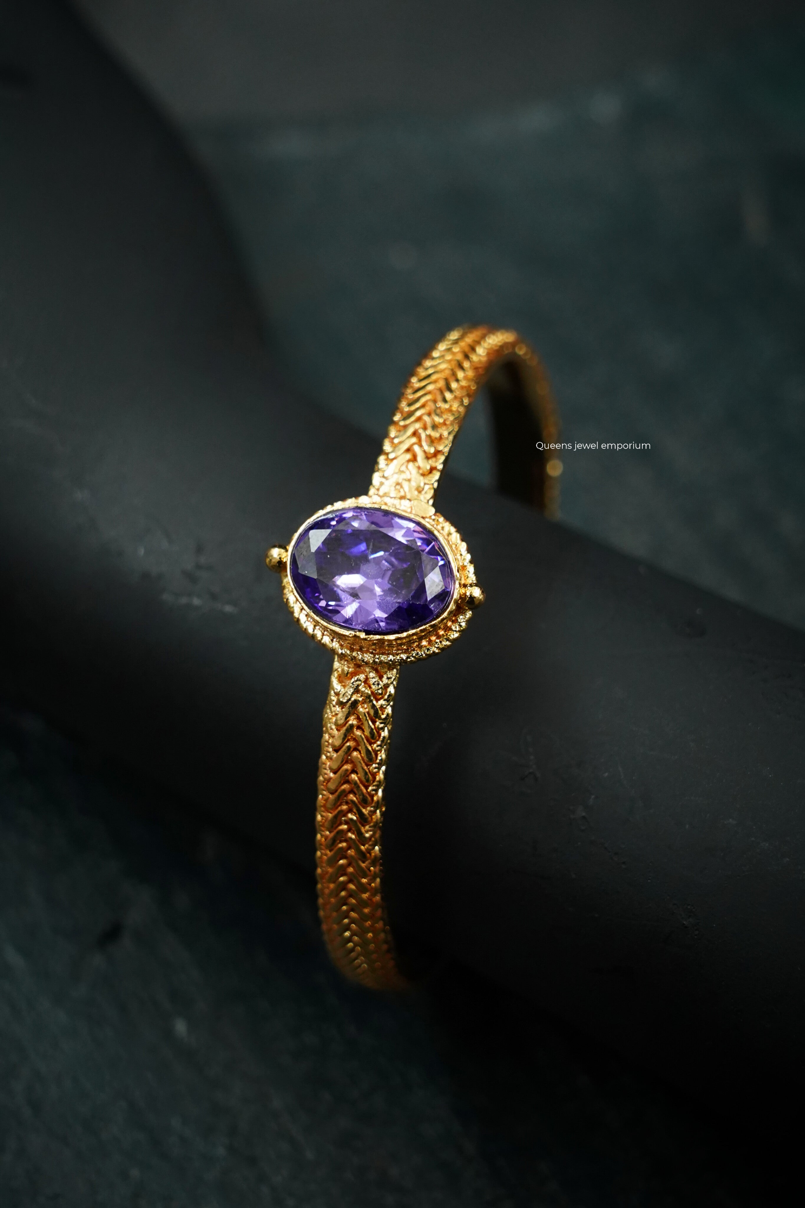 Elegant kada with purple stone-Bangle with violet stone