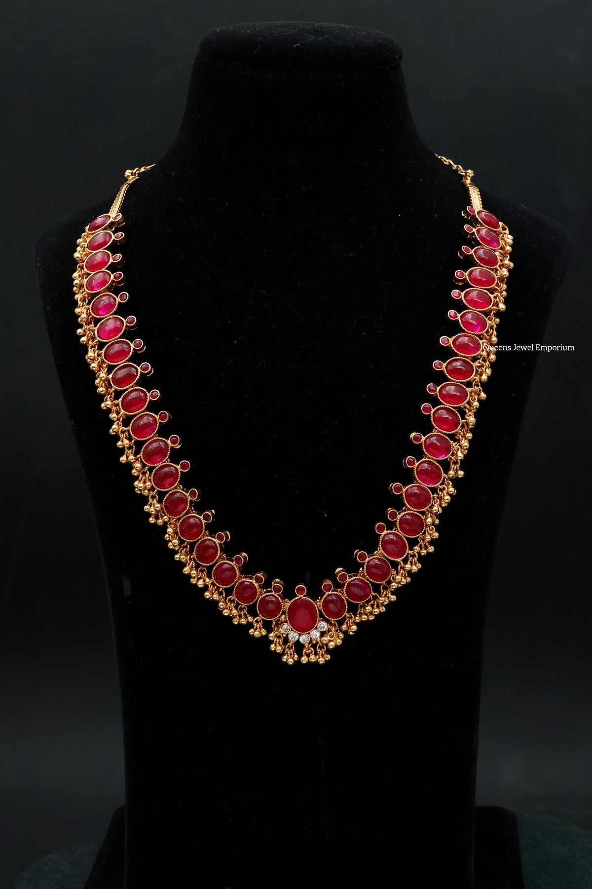 Vintage inspired kemp jewellery-Traditional red stone necklace