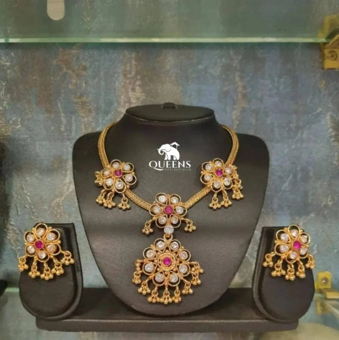 JAYAPRADHA GARNET NECKLACE - Queens Jewel Emporium