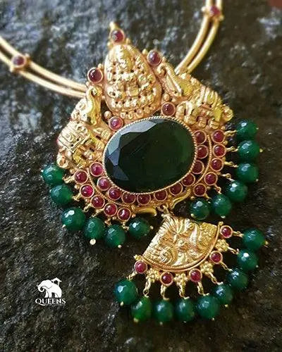 PEOTRY IN GREEN - Queens Jewel Emporium