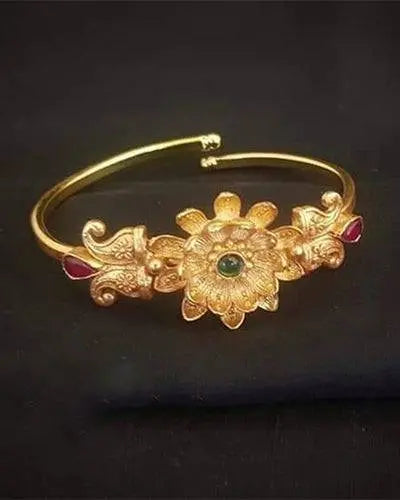 VAIMALYA FLORAL KADA - Queens Jewel Emporium