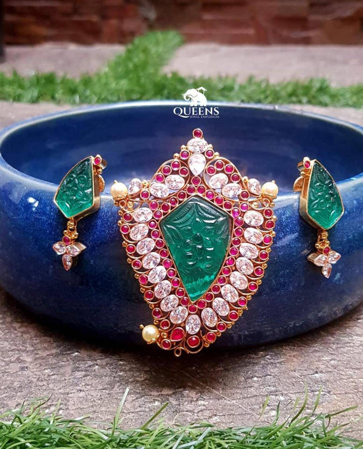 ALMIRAH COLLECTION -NADIRA PENDENT SET - Queens Jewel Emporium