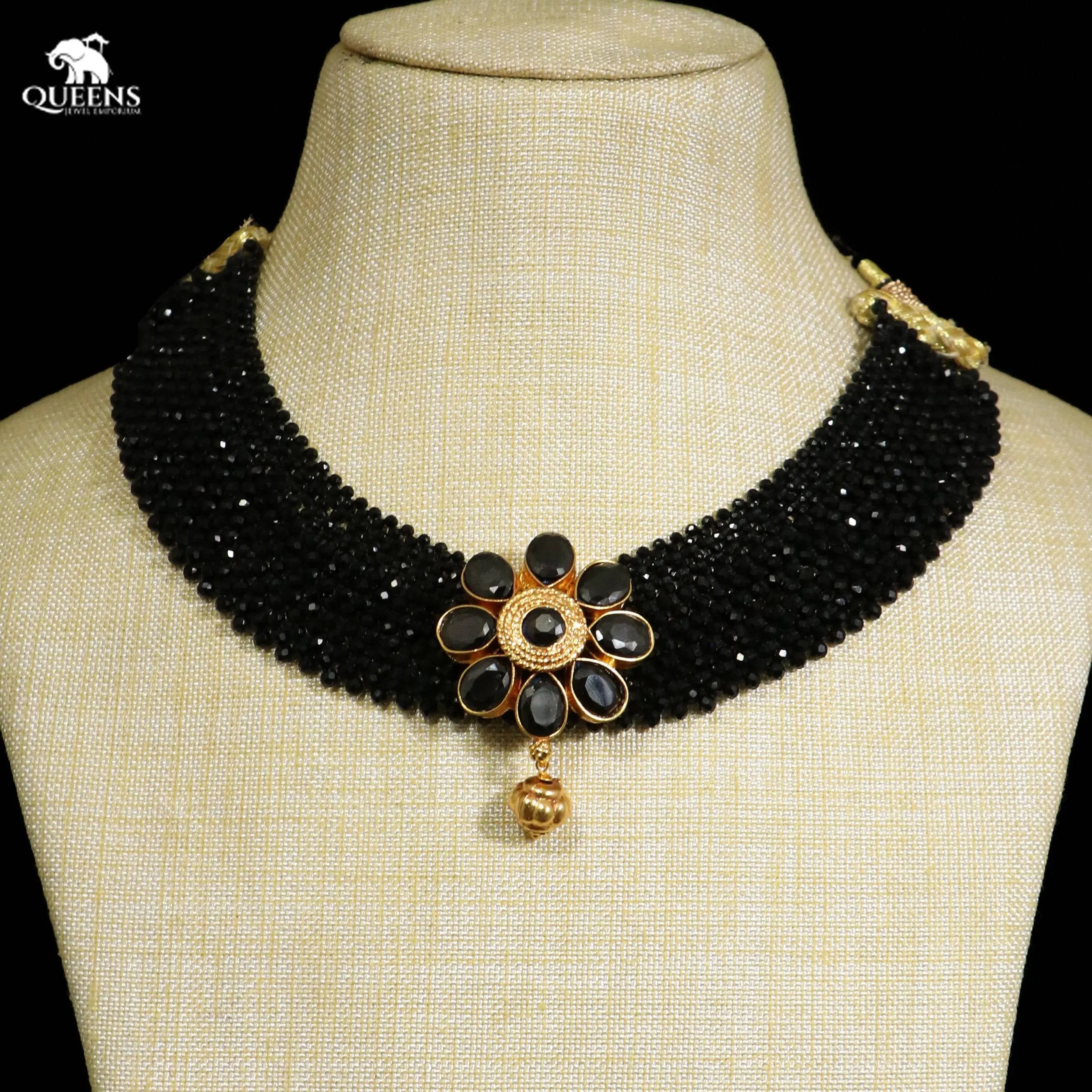 Yuvathi pendent necklace - Queens Jewel Emporium