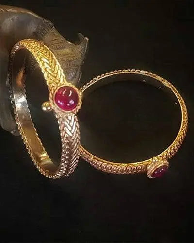 Simple flat kappu bangle-Designed kada with pink stone