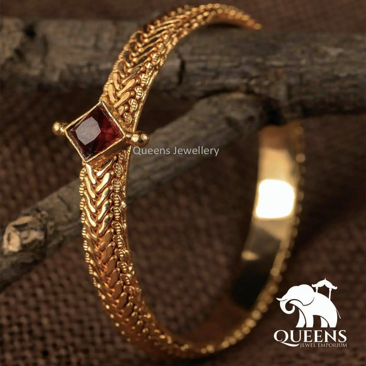 Classic kappu wrist jewellery-Elegant red kemp bracelet-Red diamond stone bangle