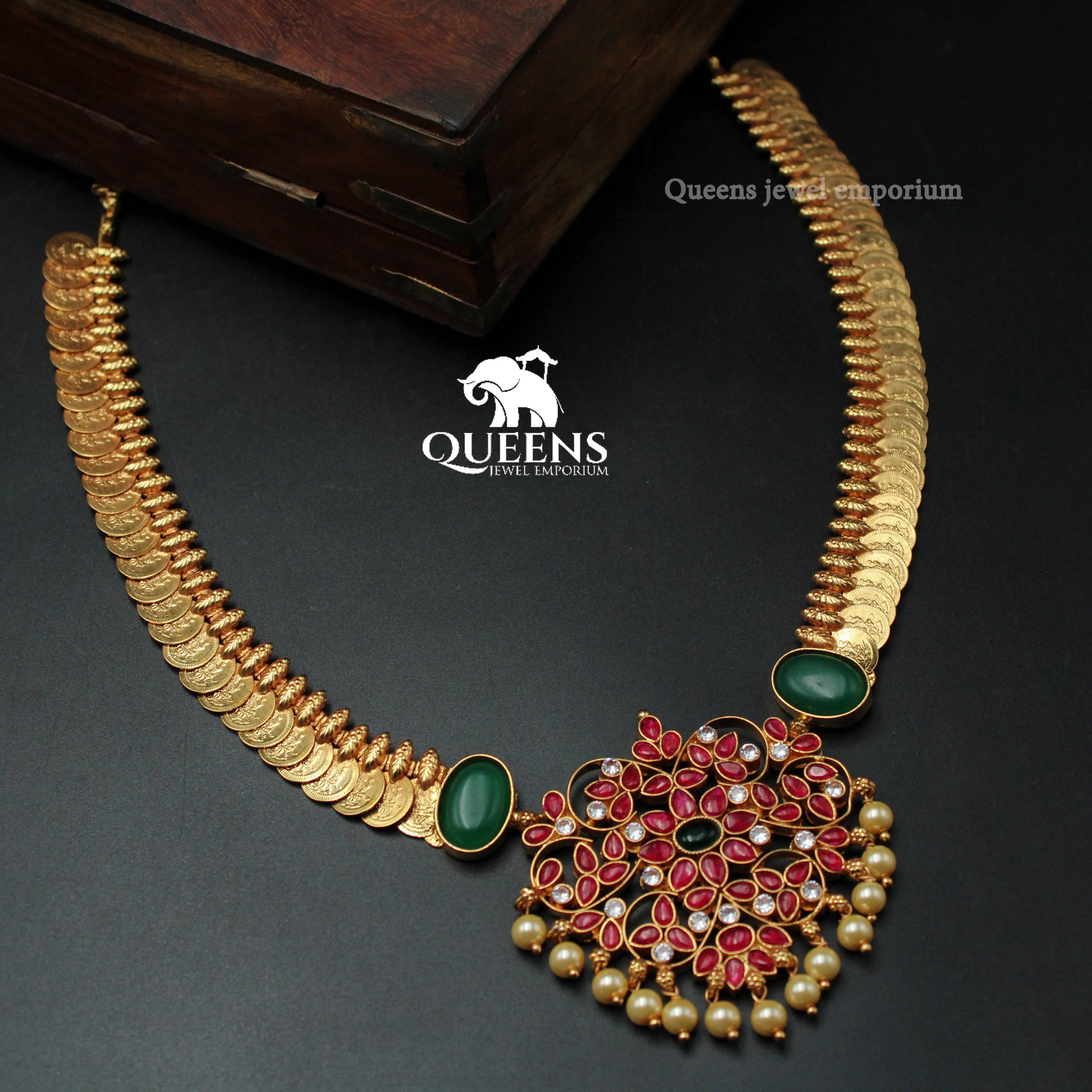 Red kemp kasumala haram-Floral motif kemp pendant