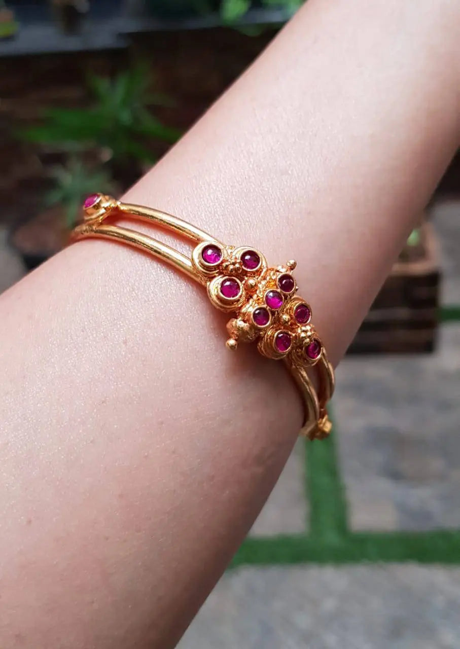 Heritage inspired kemp bangles-Bold layered bangle design