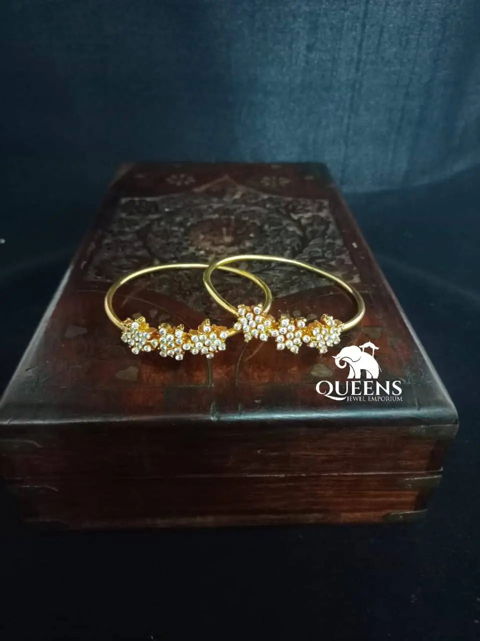 Graceful flower motif kada-Classic white stone bangles